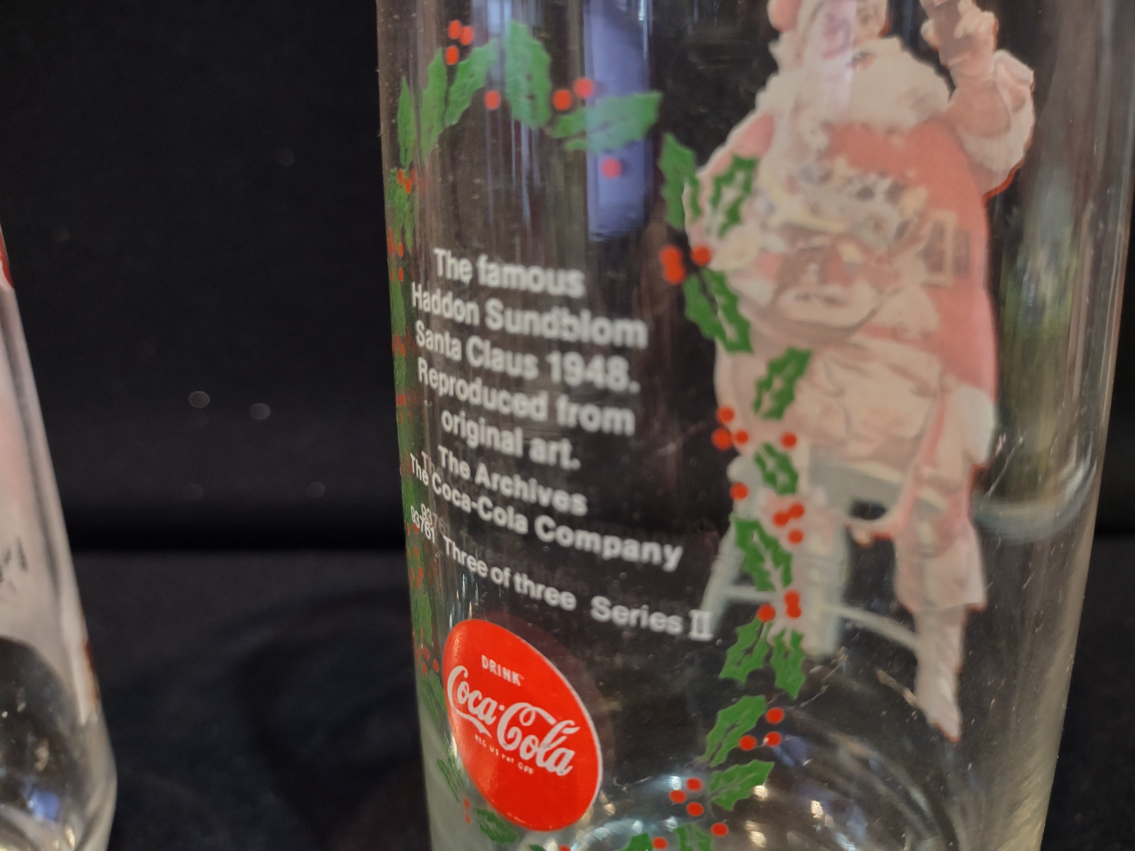 Vintage Coca-Cola Christmas Santa 1947 1948 Drinking Glass x 2 (lot 5415)