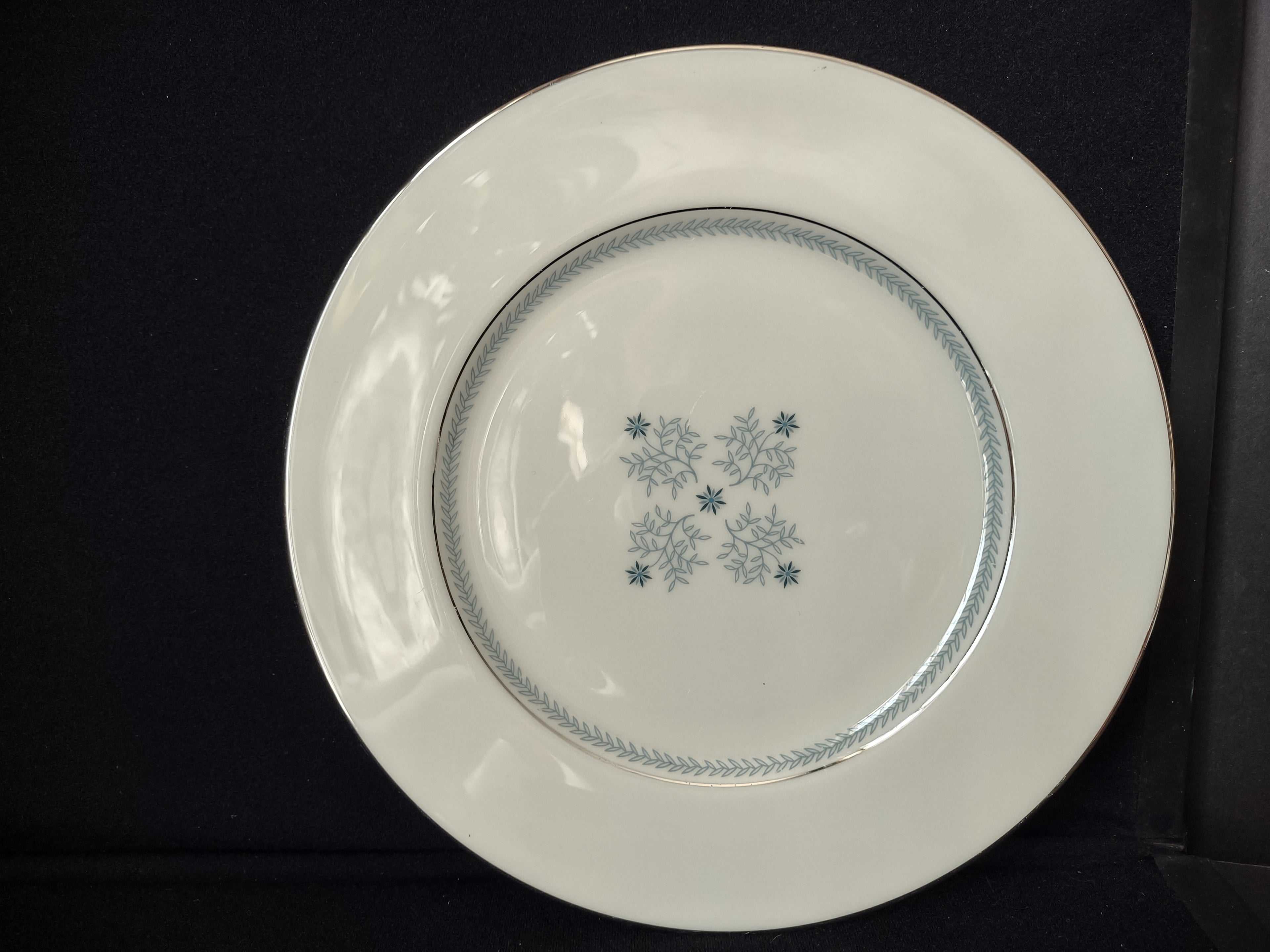 Vintage Lenox Charmaine C-512 Gold Trim Dinner Plate 10-1/2" (lot 1905)