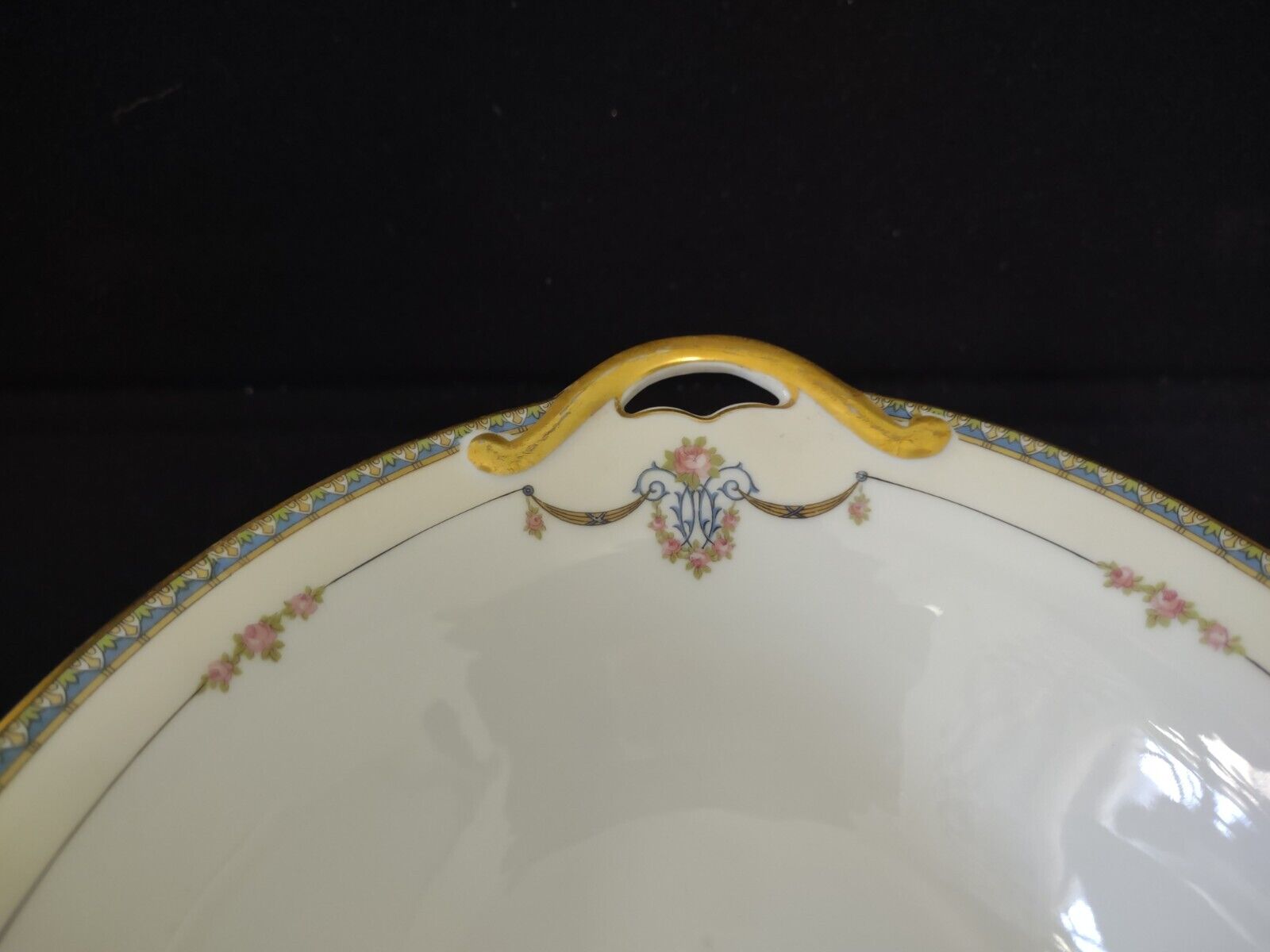 Noritake Laureate Oval Vegetable Serving Dish Gold Trim (lot 303)