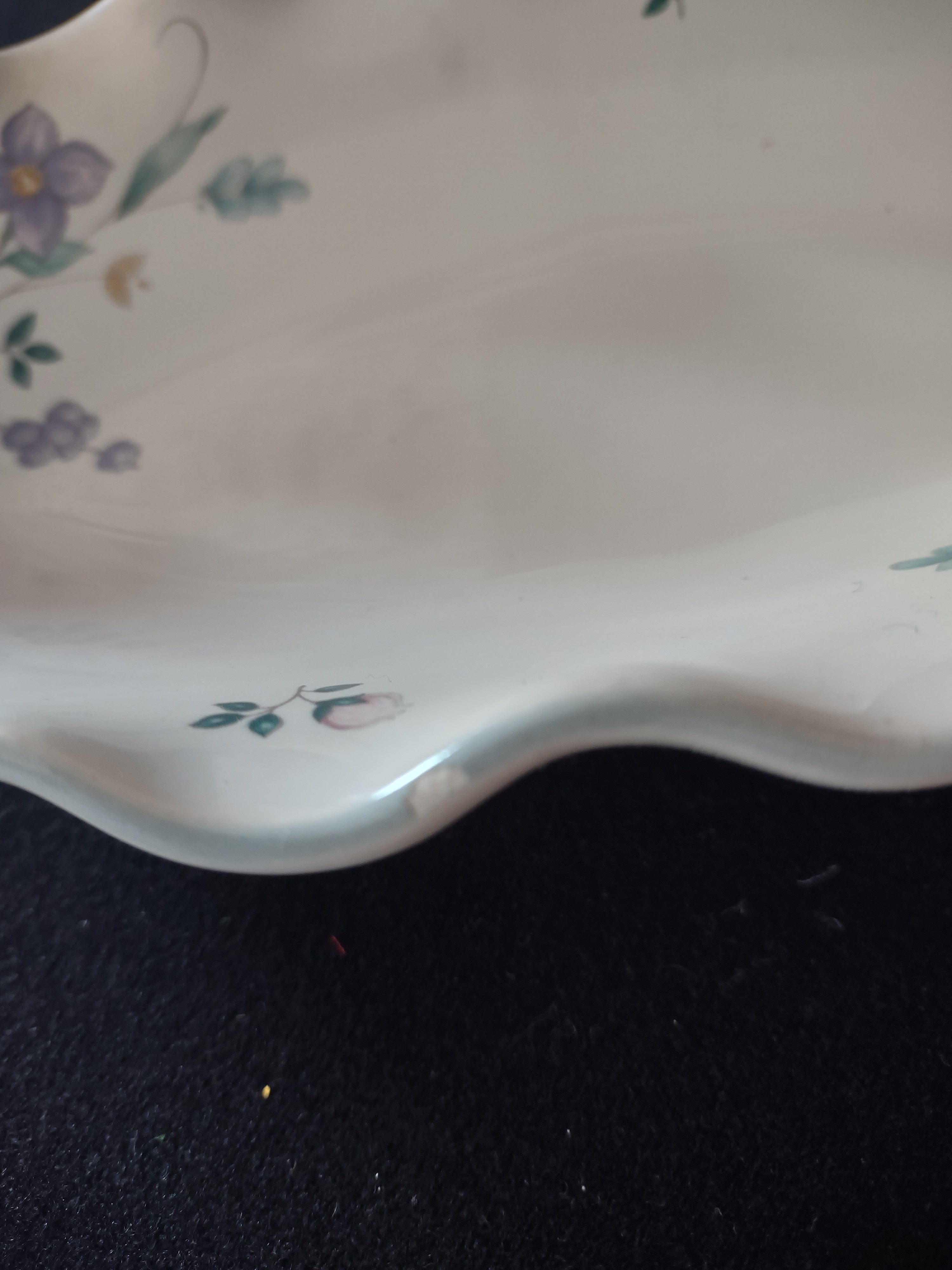 Vintage Pfaltzgraff 9" Oval Fluted Relish Dish April Pattern Flowers (Lot 5029)