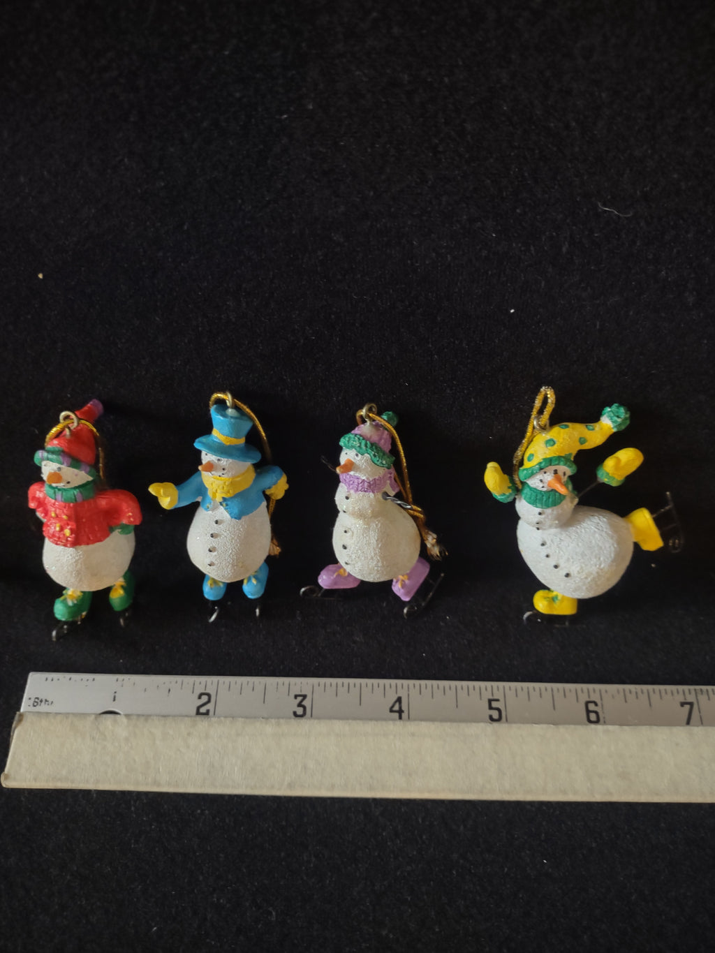 Christmas Vintage Winter Skating Snowmen Ornaments Set Of 4 (Lot 4589)