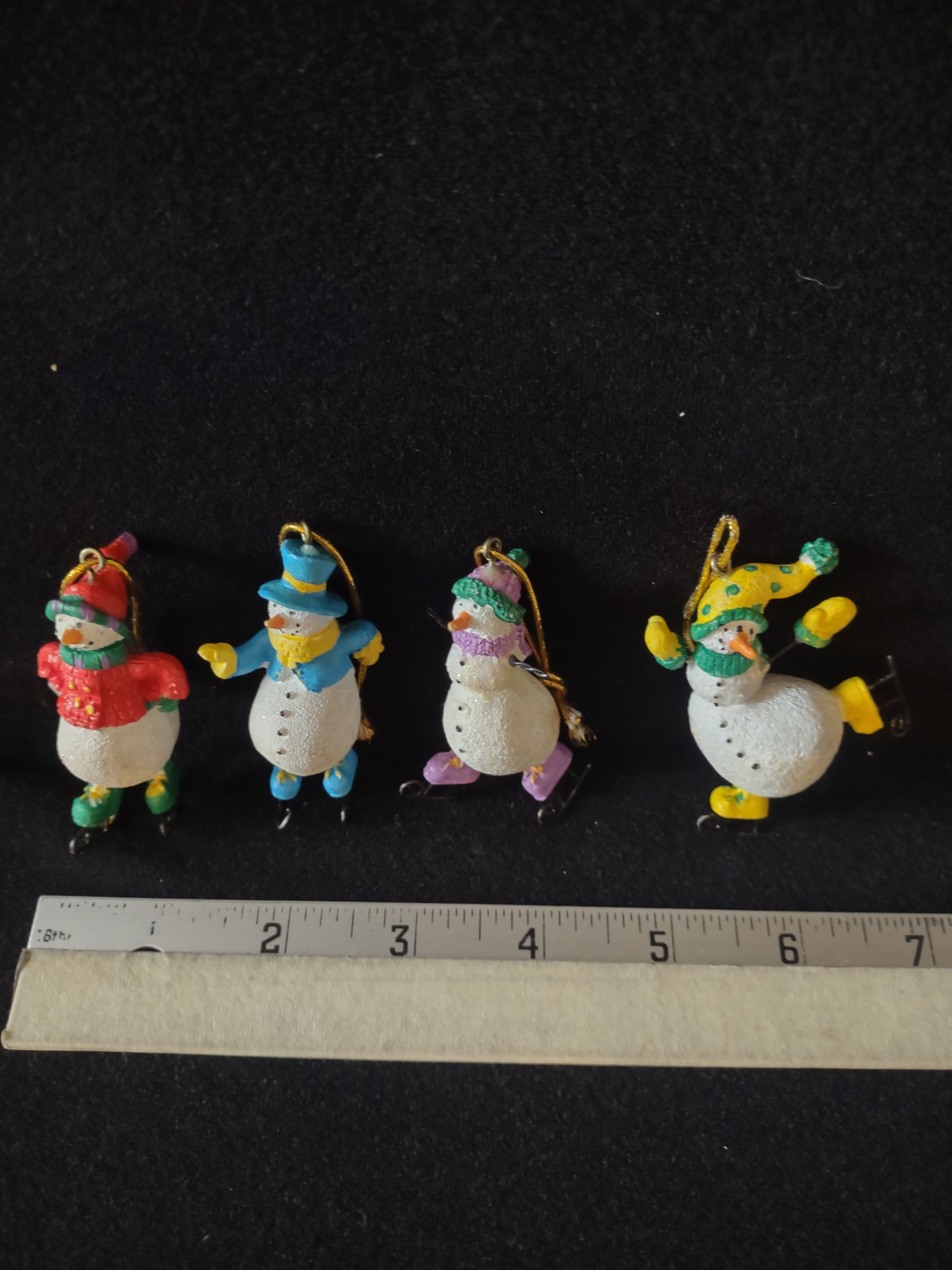 Christmas Vintage Winter Skating Snowmen Ornaments Set Of 4 (Lot 4589)