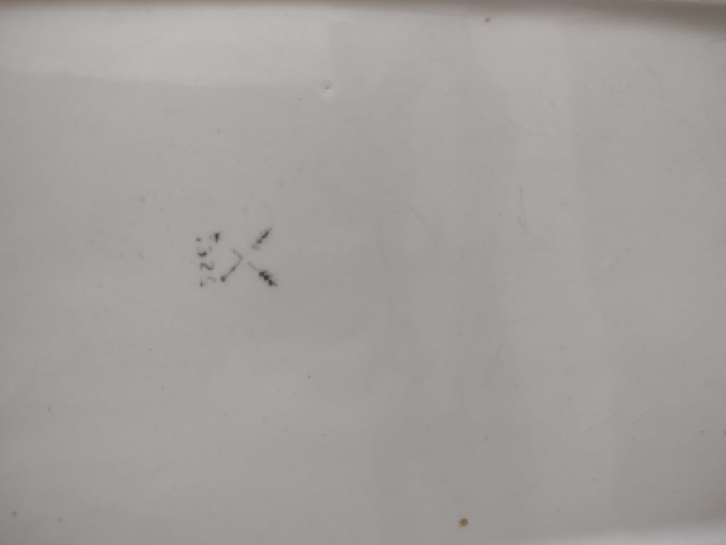 Vintage Trinket Box Raised Patterns Crossed Arrow Mark On Bottom (Lot 3319)