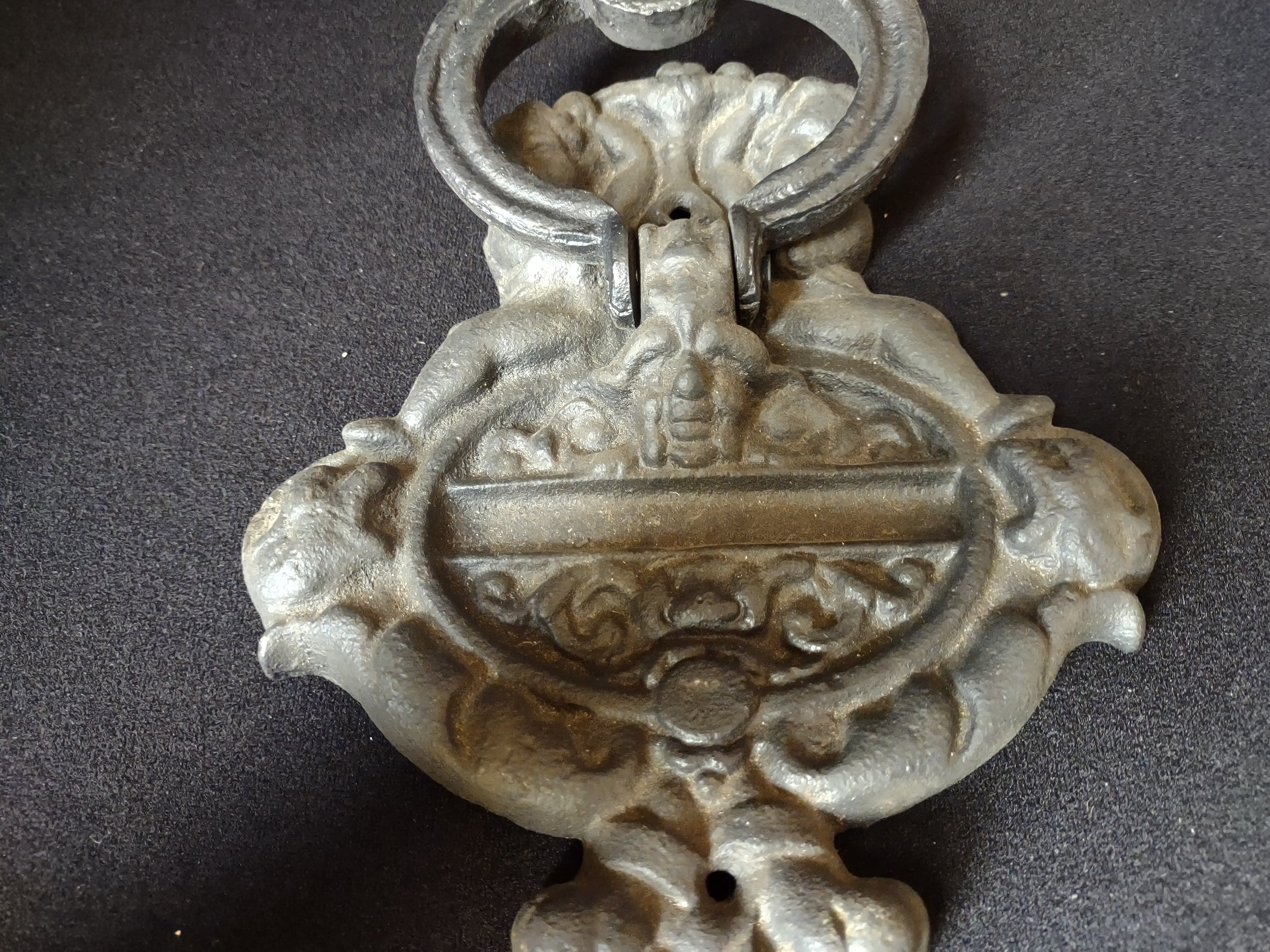 Cast Iron Door Knocker Black 10" x 7" (lot 1628)