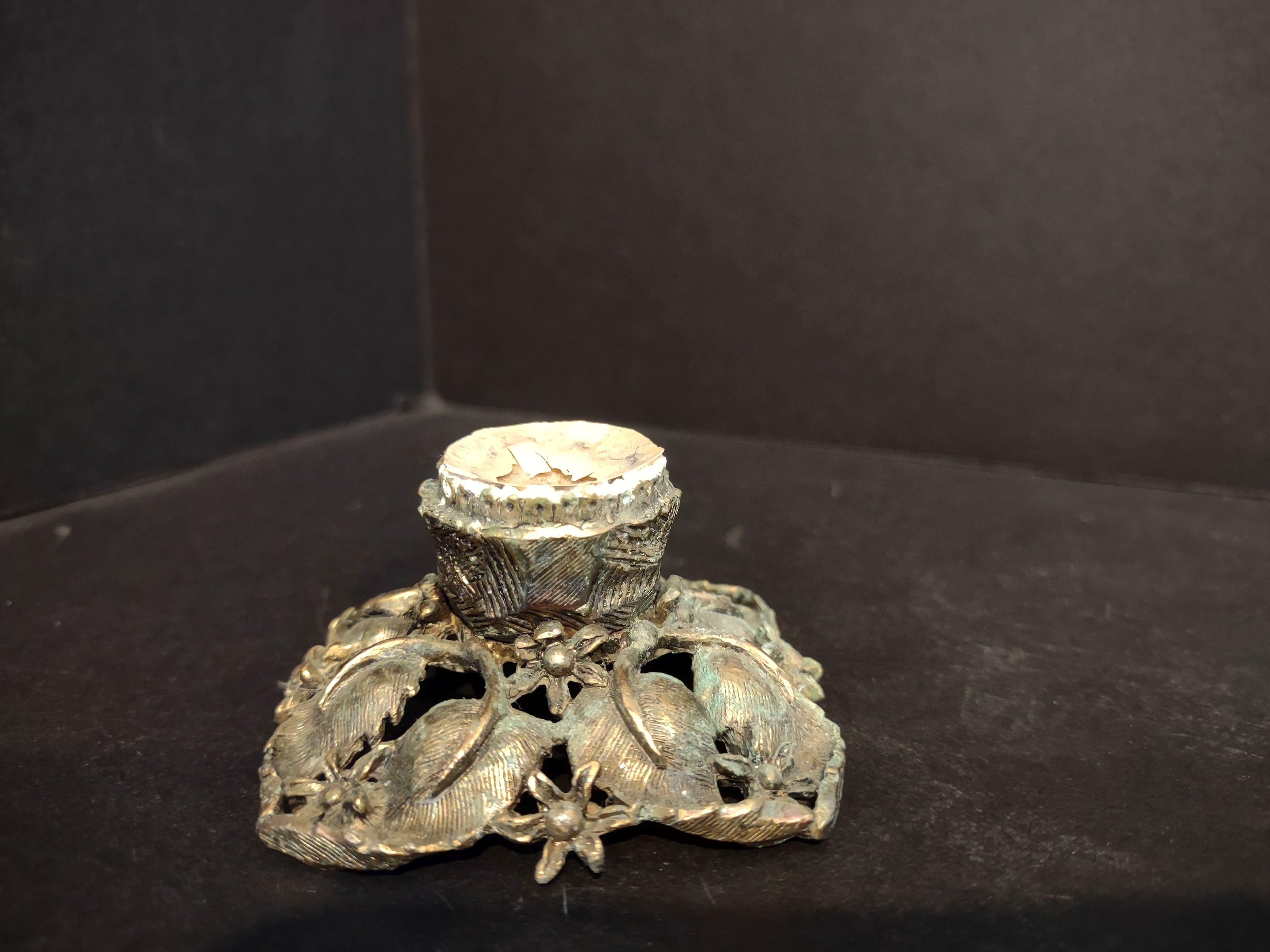 Vintage 4" Easter Egg on Metal Foot Blue Flower Design (lot 5343)