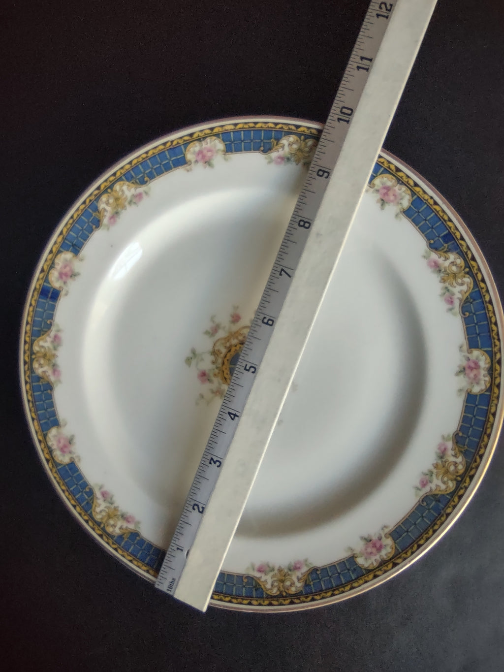Haviland France Limoges Dinner Plate Blue Trim (lot 1005)