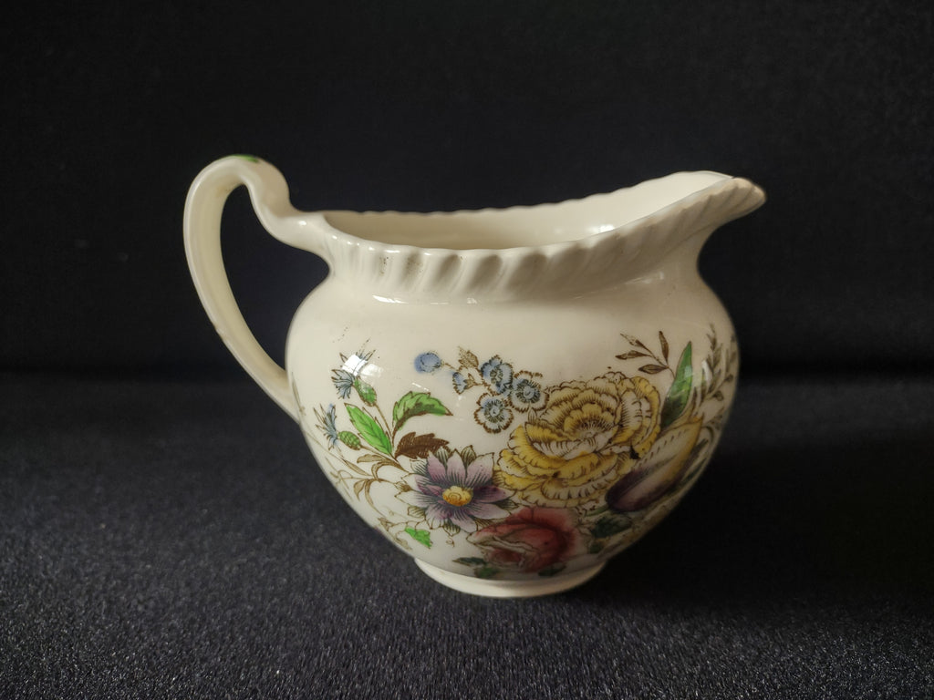 Vintage Johnson Bros Garden Bouquet Ironstone England Creamer (lot 5624)
