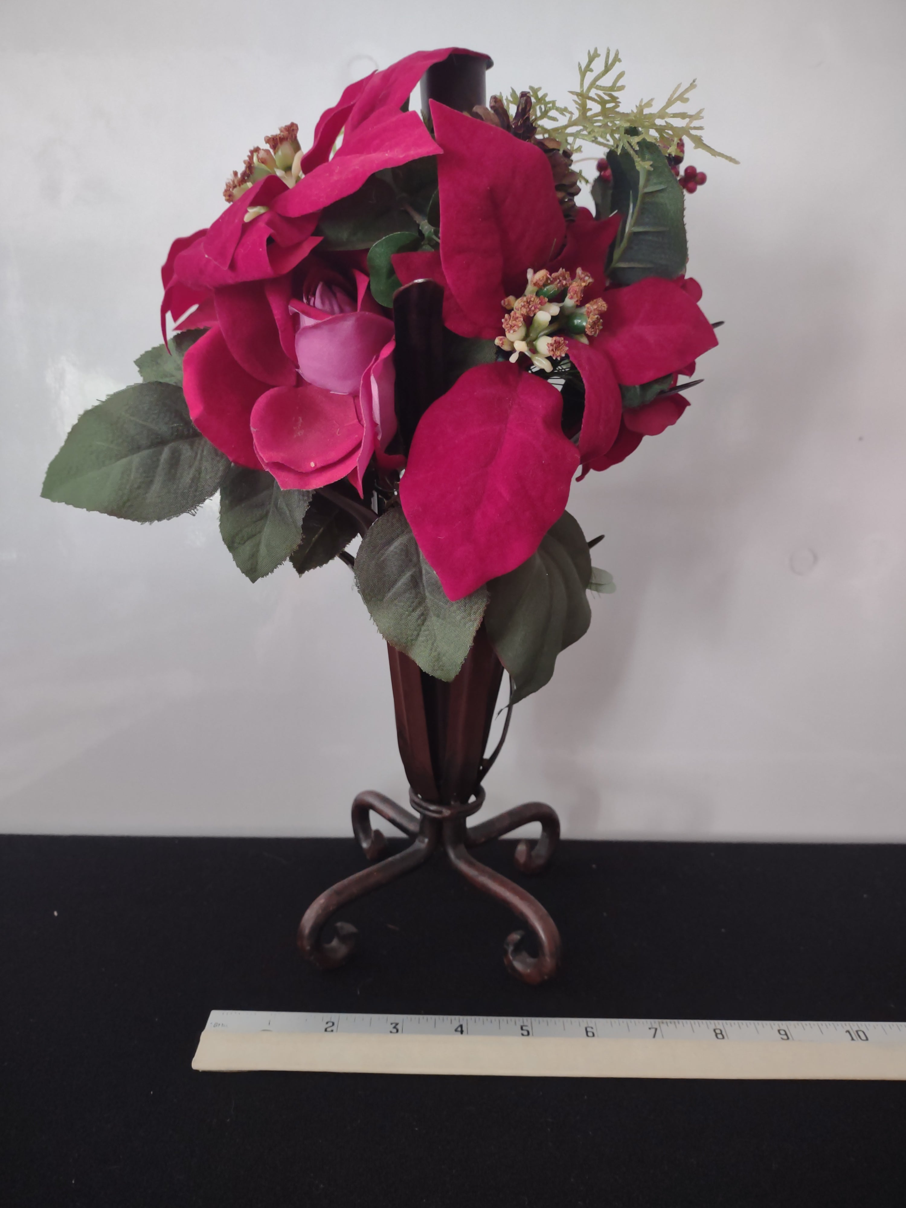 Vintage Poinsettia Hydrangea Christmas Metal Vase Taper Candle Holders (Lot 4083