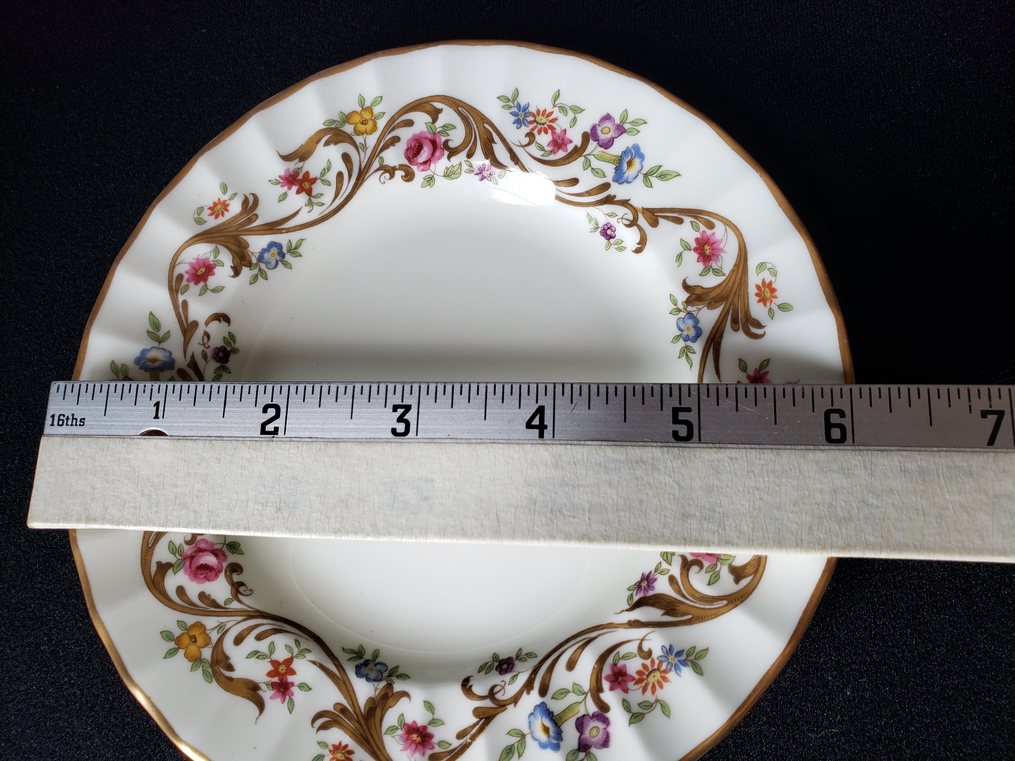Vintage Royal Worcester Bread or Dessert Plate 6" (lot 2086)