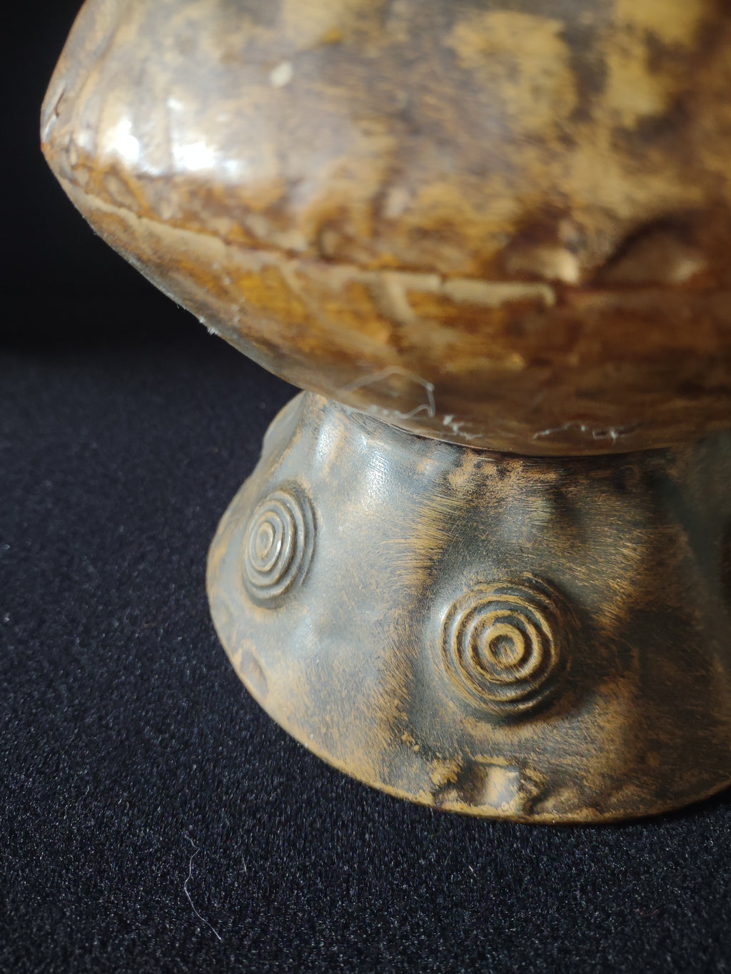 Primitive Rustic Decorative Metal Vase Embossed Circles Brown (Lot 4611)