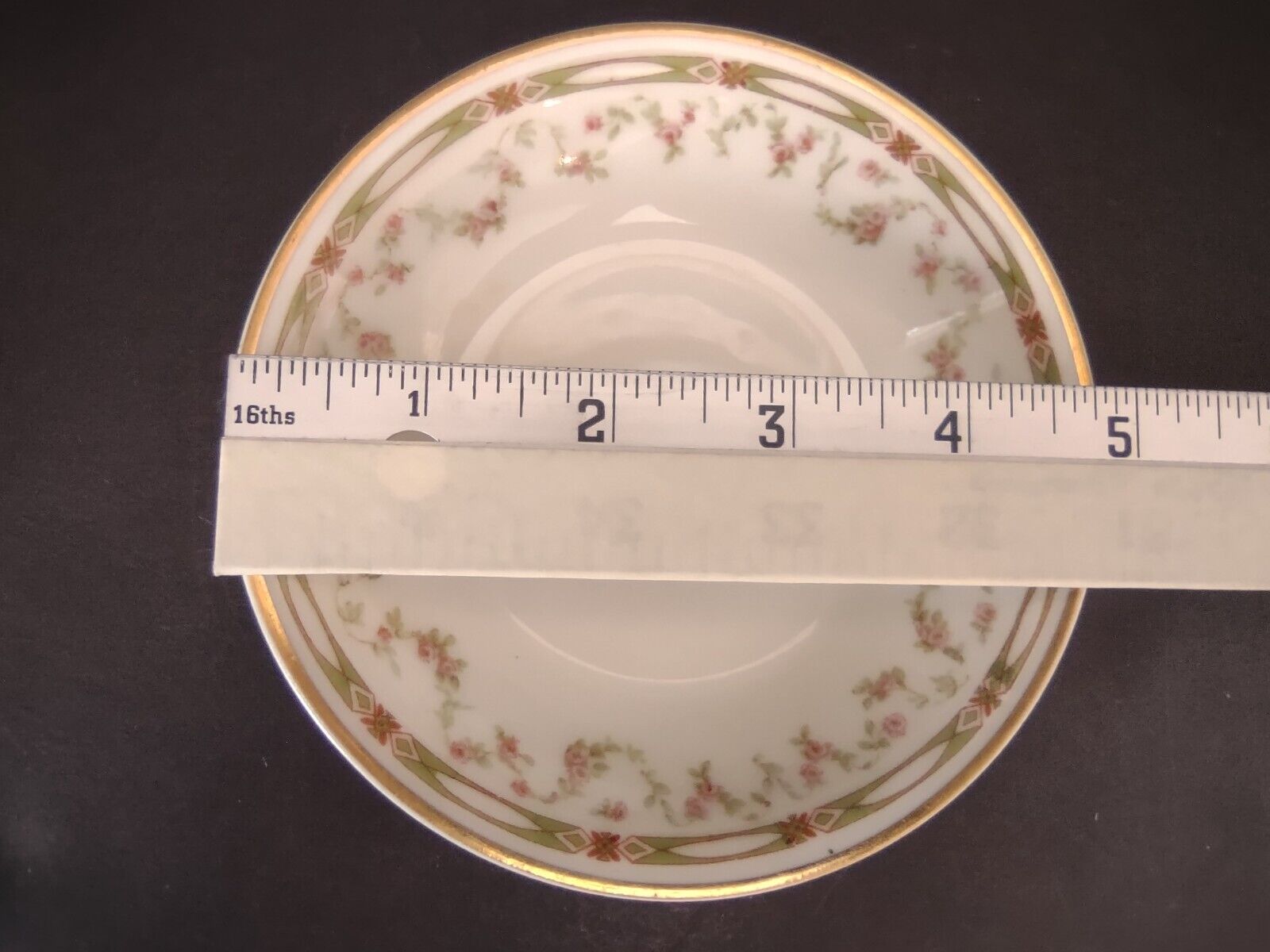 Haviland Limoges Schleiger 346 Red Rose 2 x Coupe Plate 5" (lot 543)