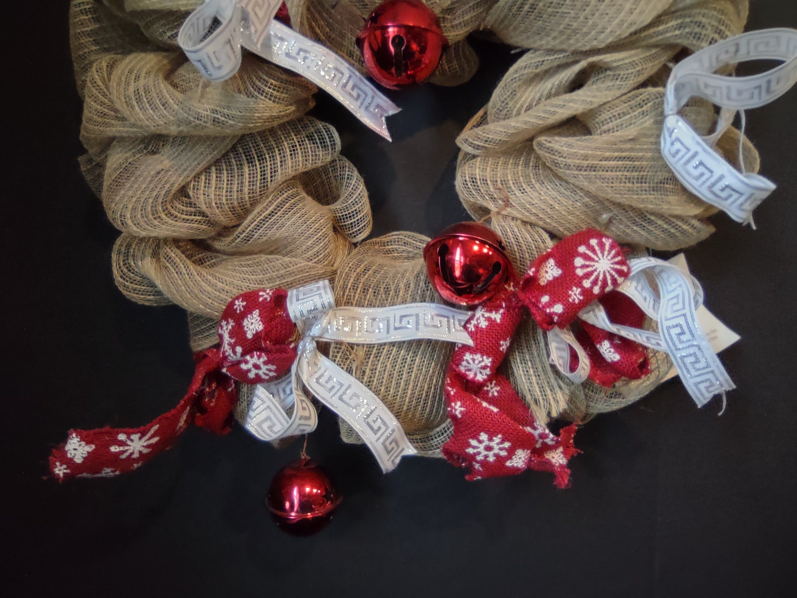 Christmas Mesh Wreath with Bells and Bows Primitive Rustic Cottage (lot 2726c)
