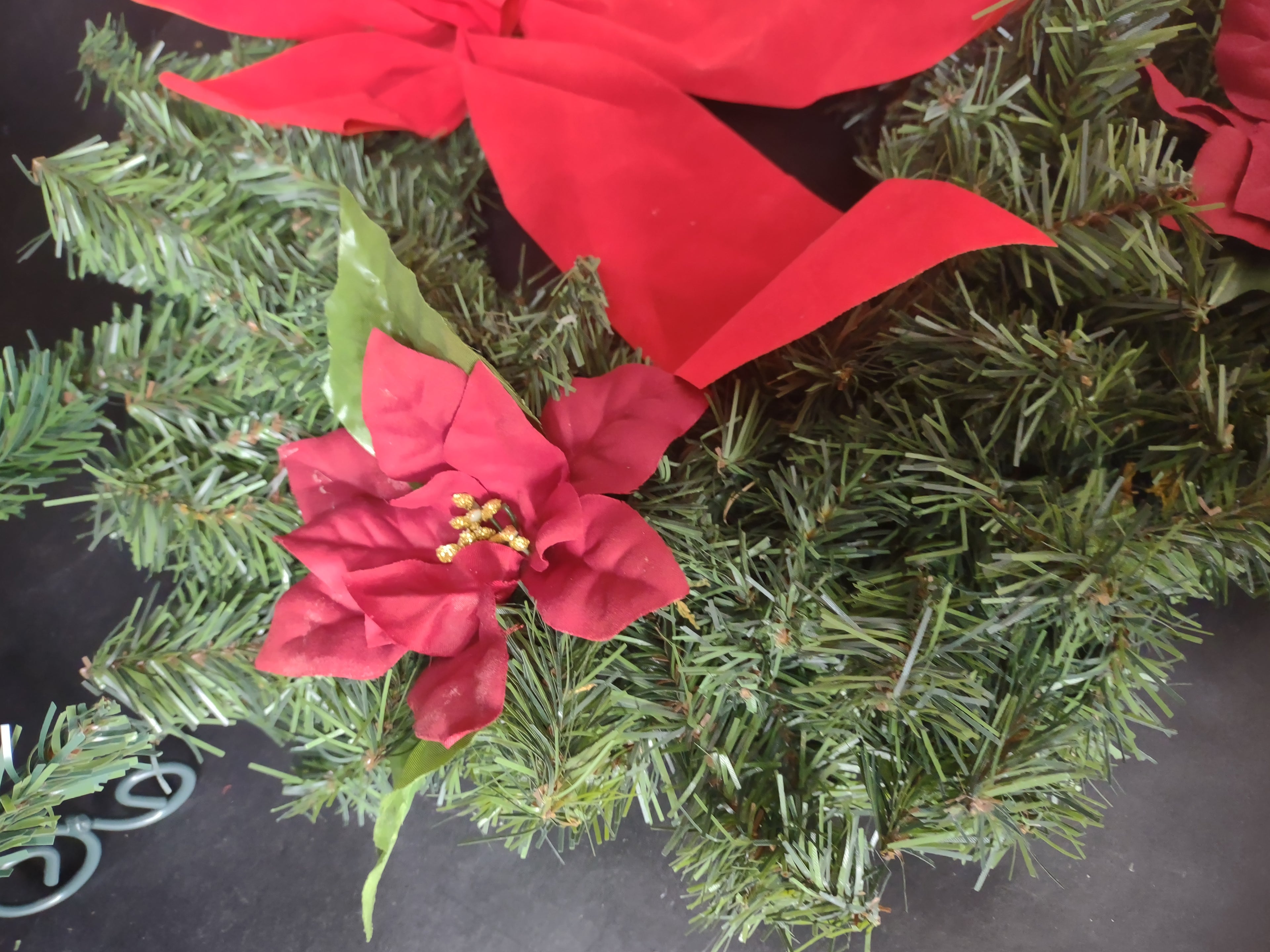 Christmas Artificial 24"Light Up Tree Garland Poinsettia Wreath (lot 1223)