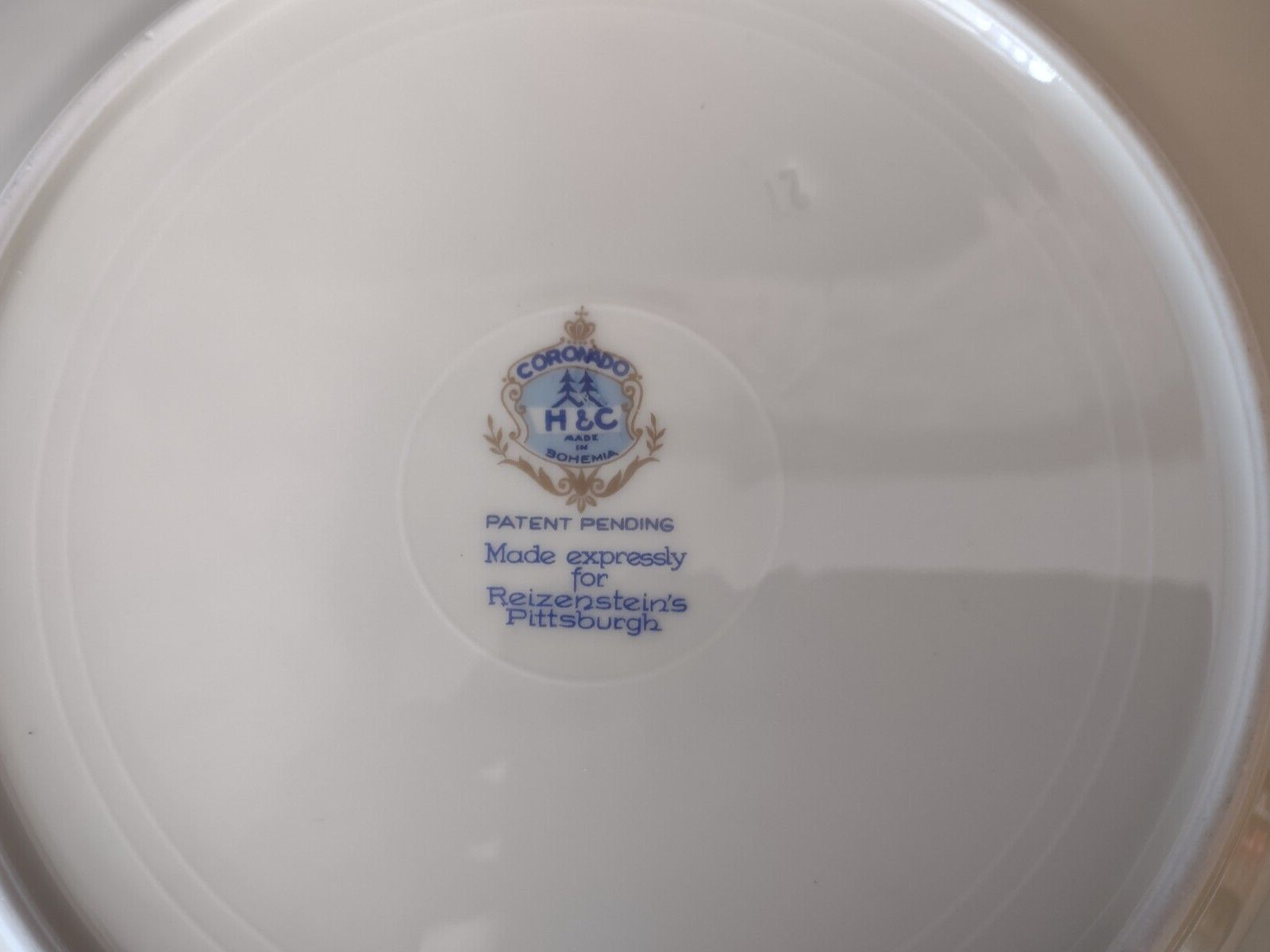 Czechoslovakia Bohemia Coronado Set of Dinner & Salad Plate Gold Flower (lot 440