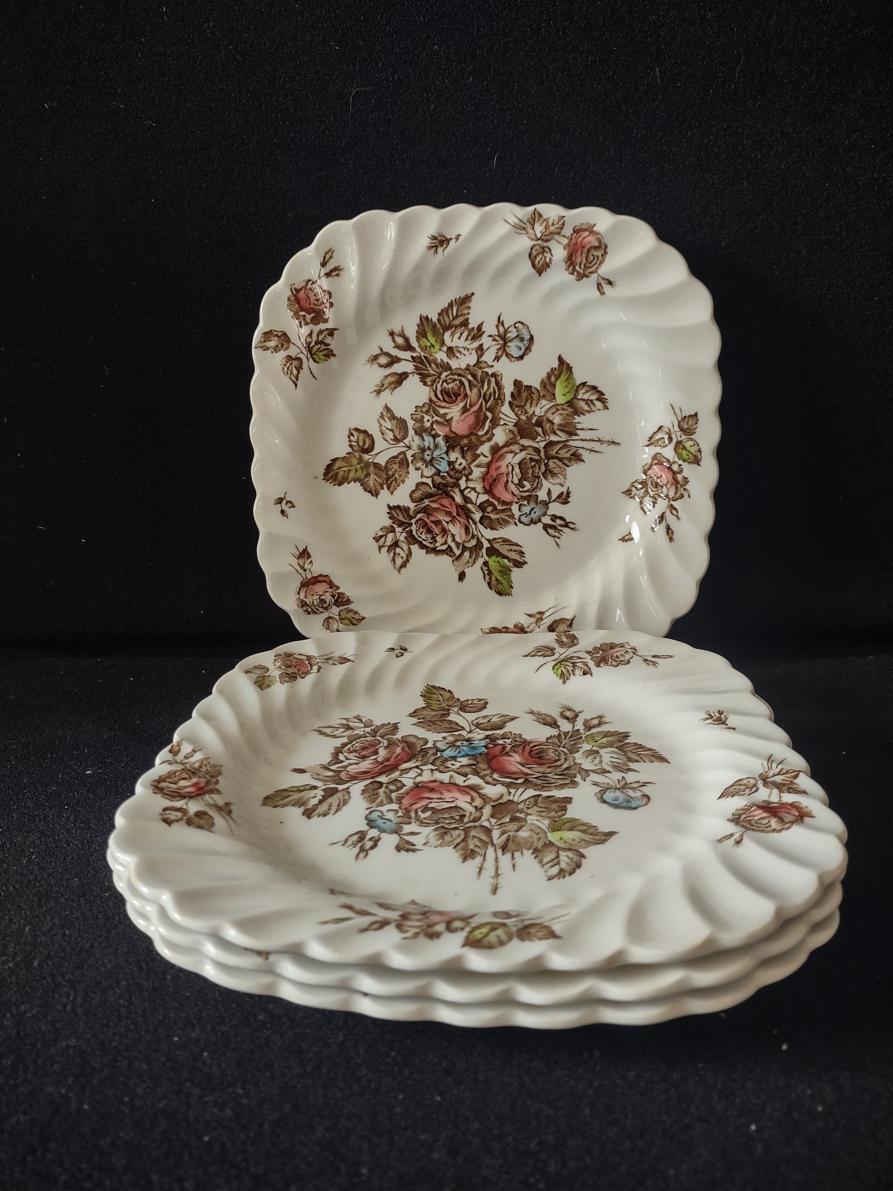 Vintage Johnson Bros England Ironstone Devon Sprays Square Plate (lot 5598)