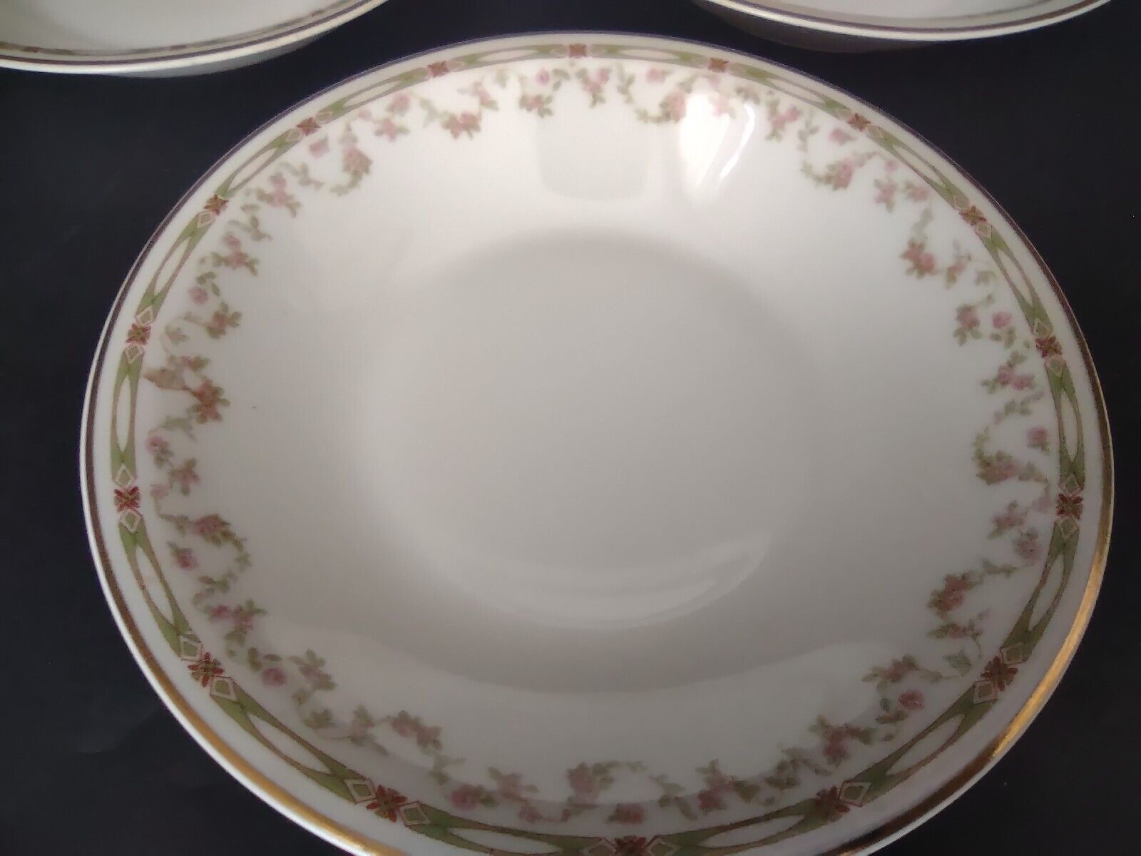 Haviland Limoges Schleiger 346 Red Rose 3 x Coupe Soup Plate 7-1/2" (lot 544)