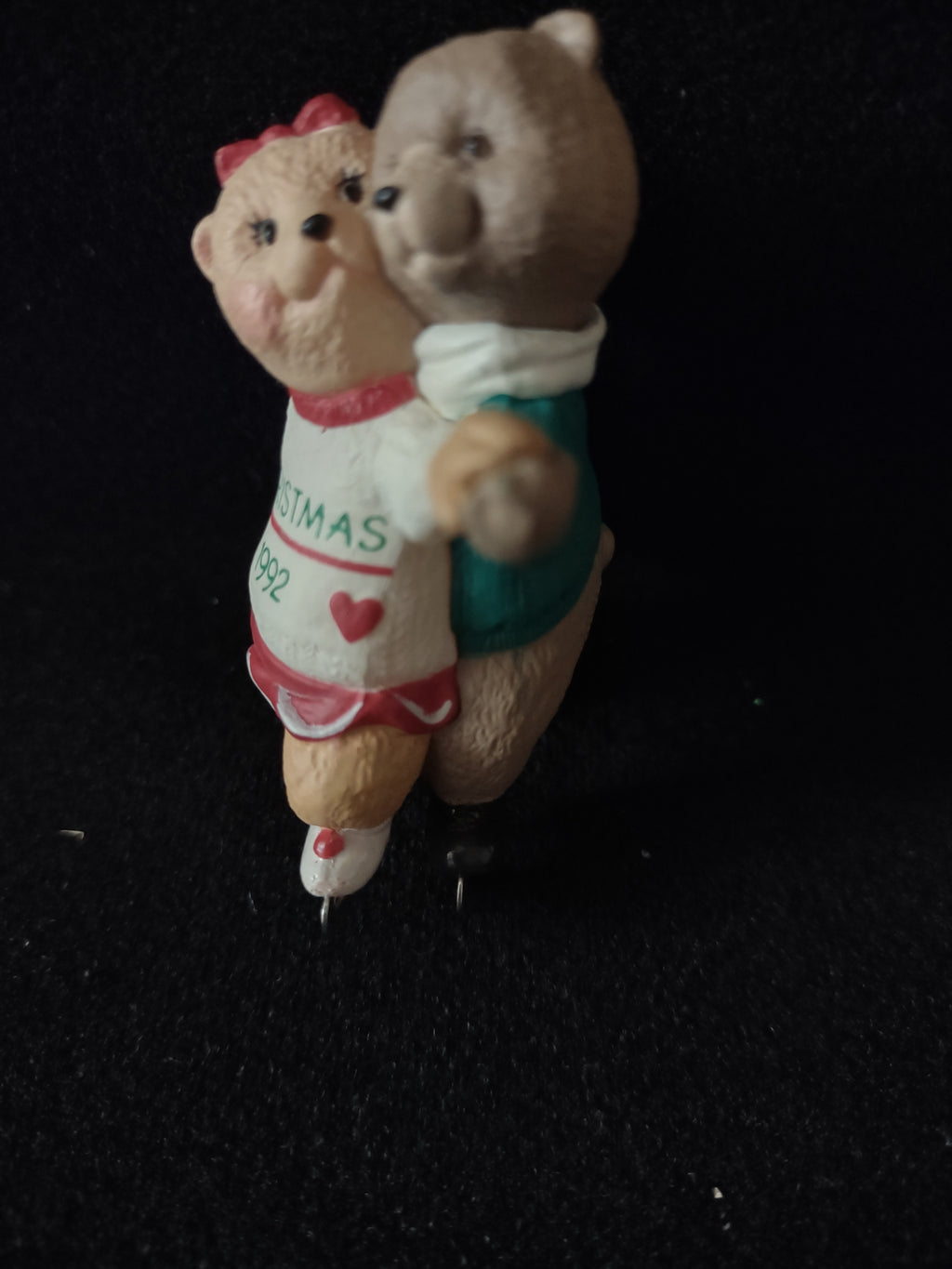 Vintage 1992 Christmas Hallmark Ornament Bears Skating Hearts (Lot 4787)