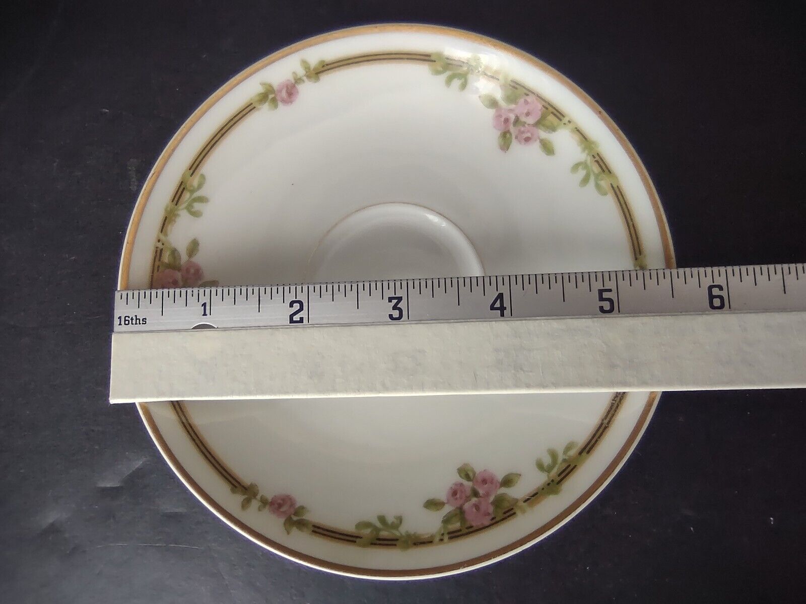 Haviland Limoges Schleiger 625 A Red Rose 2 x Saucer 5-3/4" (lot 540