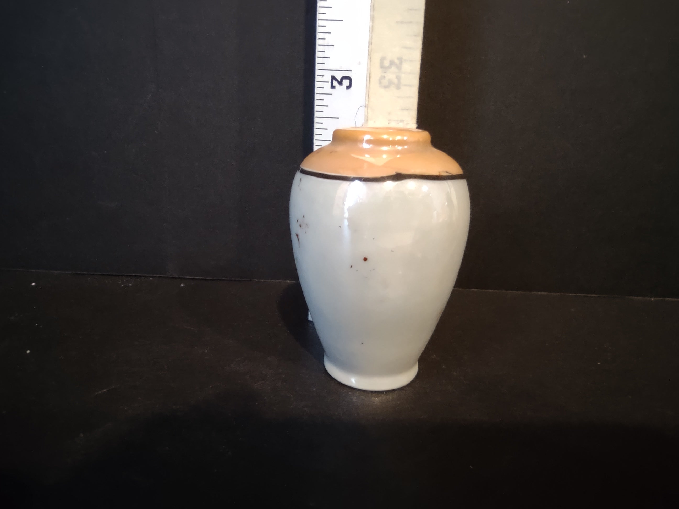 Vintage Japan Small 2-1/2" Vase Hand Painted (lot 5357)
