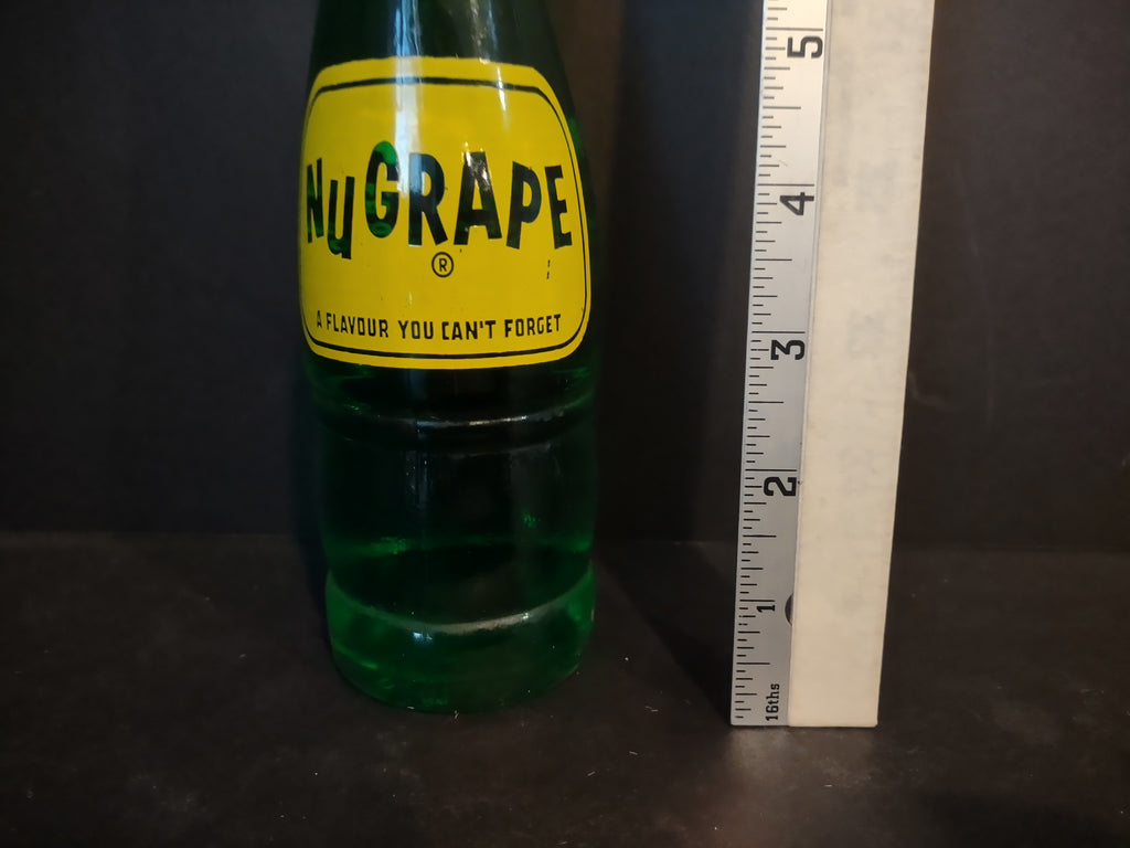 Vintage Collectible Nu Grape Stretched Out Bottle 10 oz fl Green (lot 2554j)