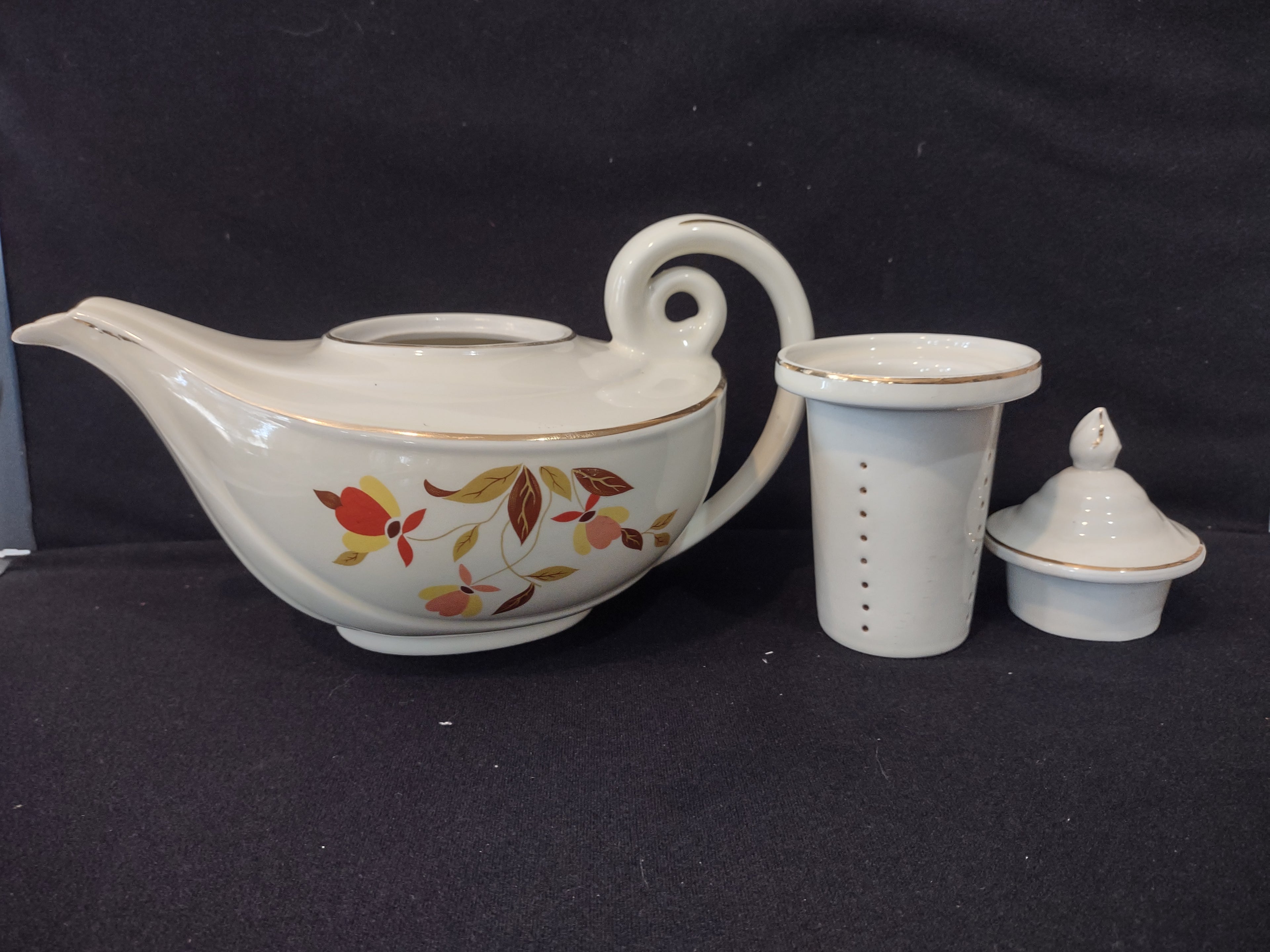 Vintage Halls Superior Autumn Jewel Tea Leaf Aladdin Teapot Infuser (lot 2881)