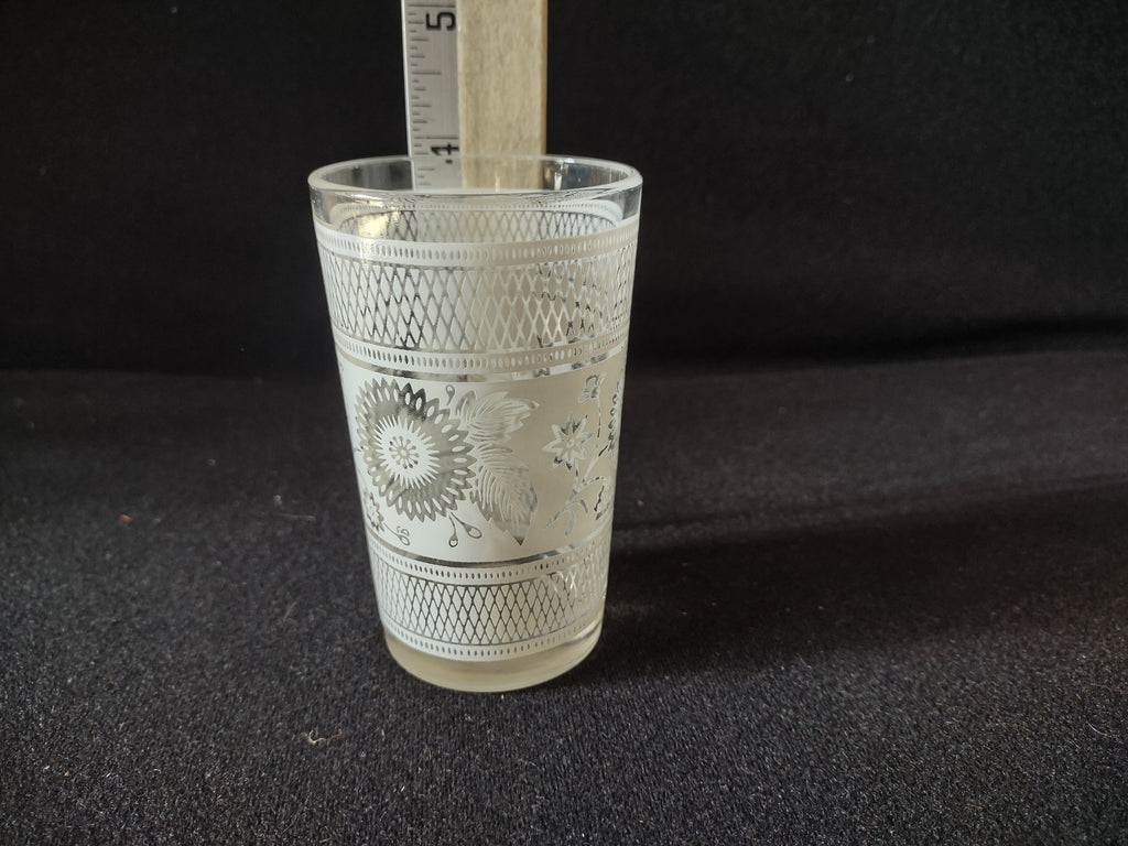 Vintage MCM Small 4" Juice Glass x 3 White Flowers Diamond Pattern (lot 5170)