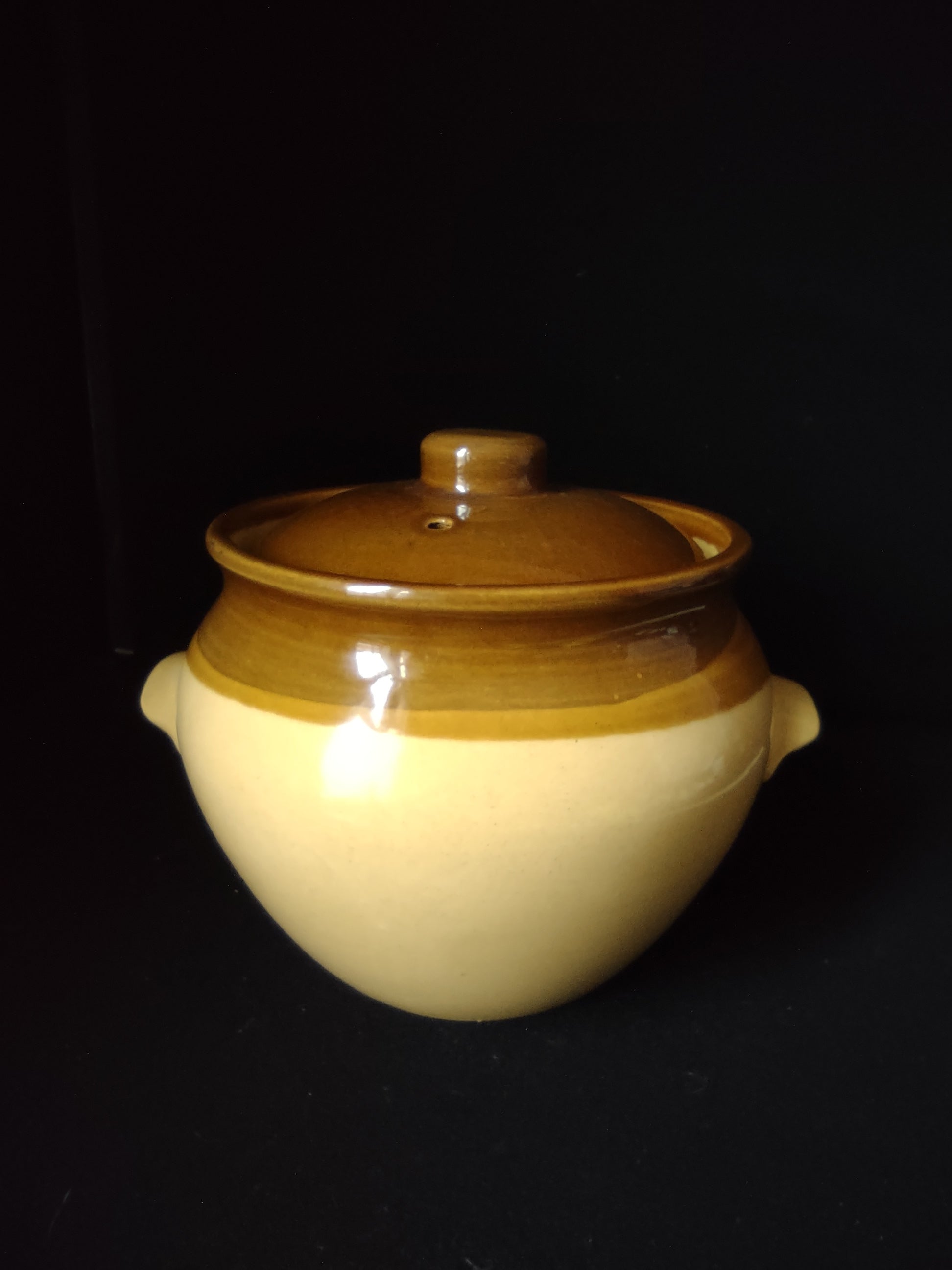 Granville VIntage Bean Pot Pottery with Lid made in England (lot 2774c)