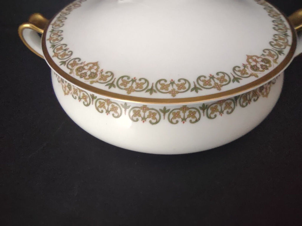 Haviland Limoges Round Soup Tureen Four Leaf Flower Green Red (lot 527)