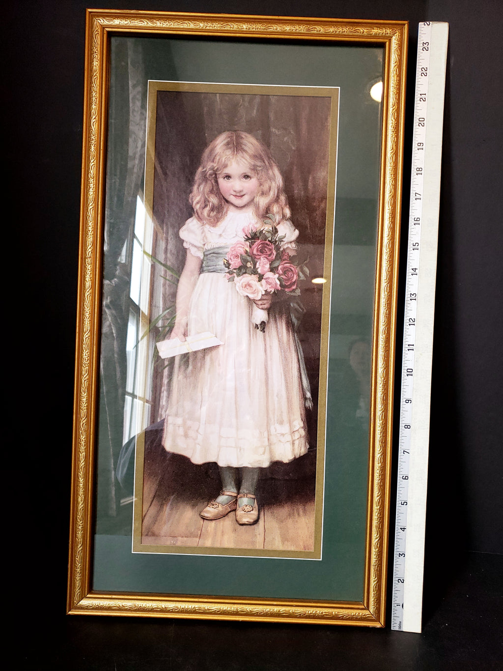 Vintage Home Interiors Homco Girl with Letter Golden Green (lot 2630c)