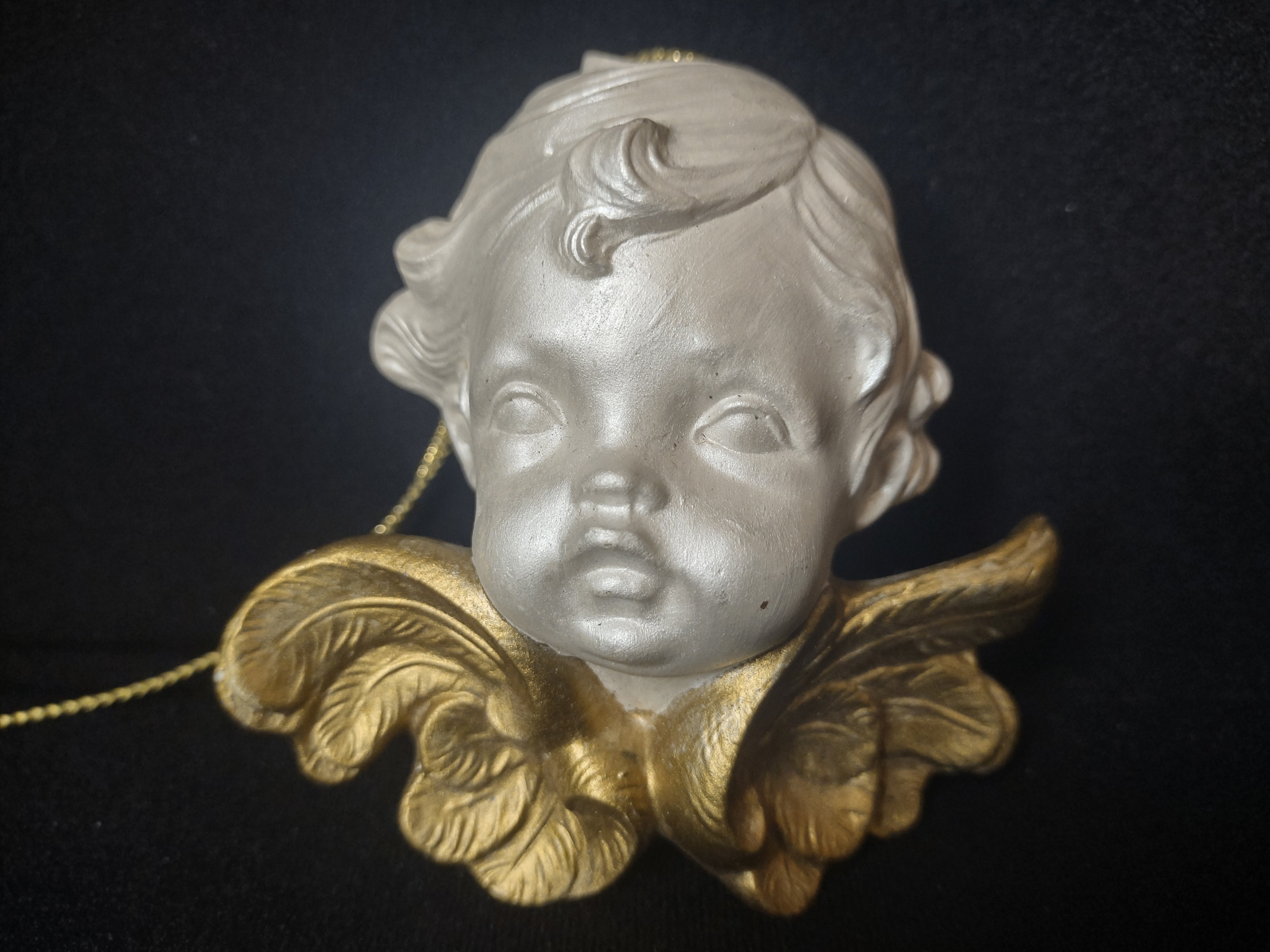 Scioto 1987 Vintage Cherub Ceramic Christmas Ornament (lot 1616)