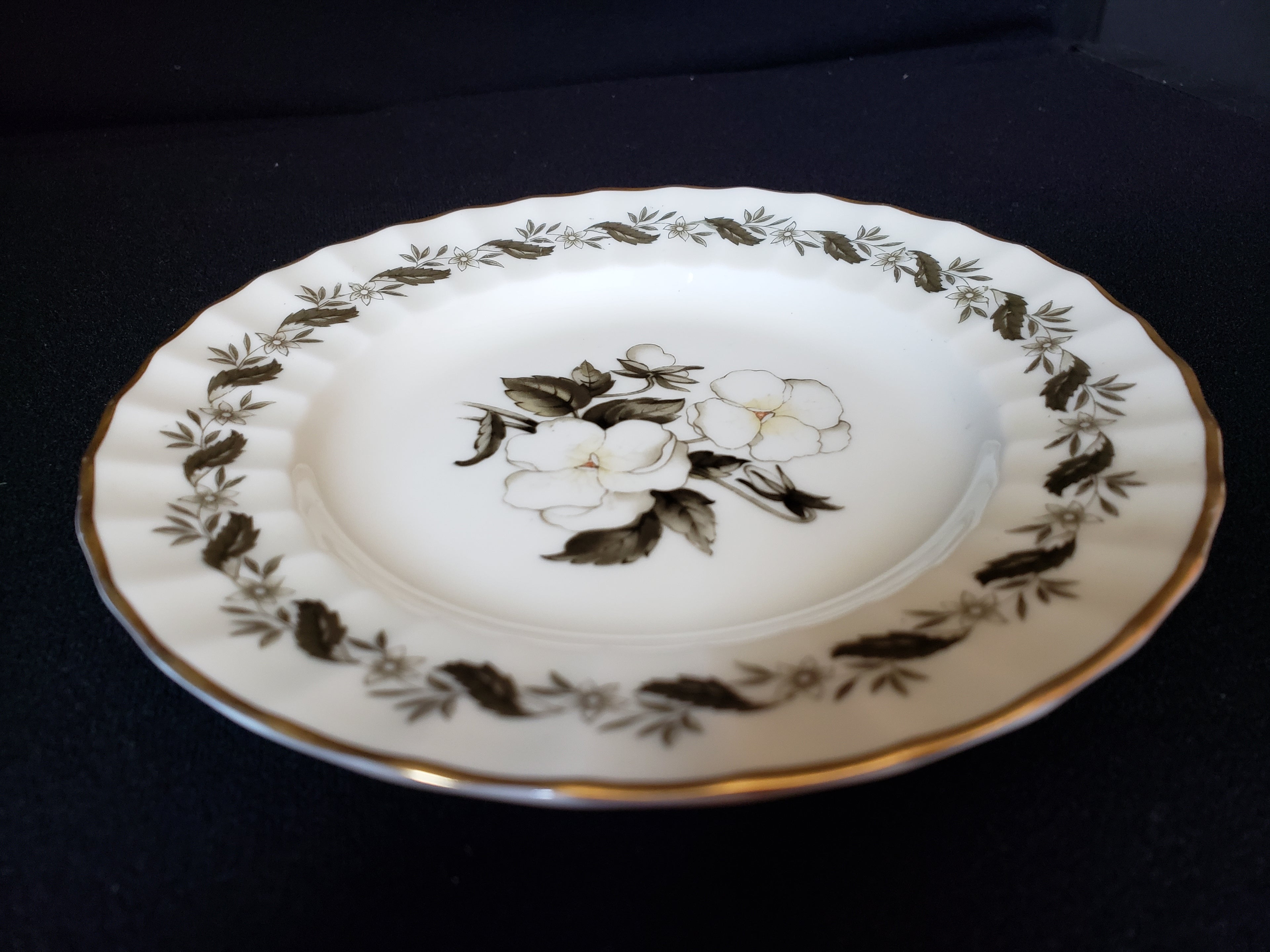 Vintage Royal Worcester Engadine Bread or Dessert Plate 6" (lot 2128)