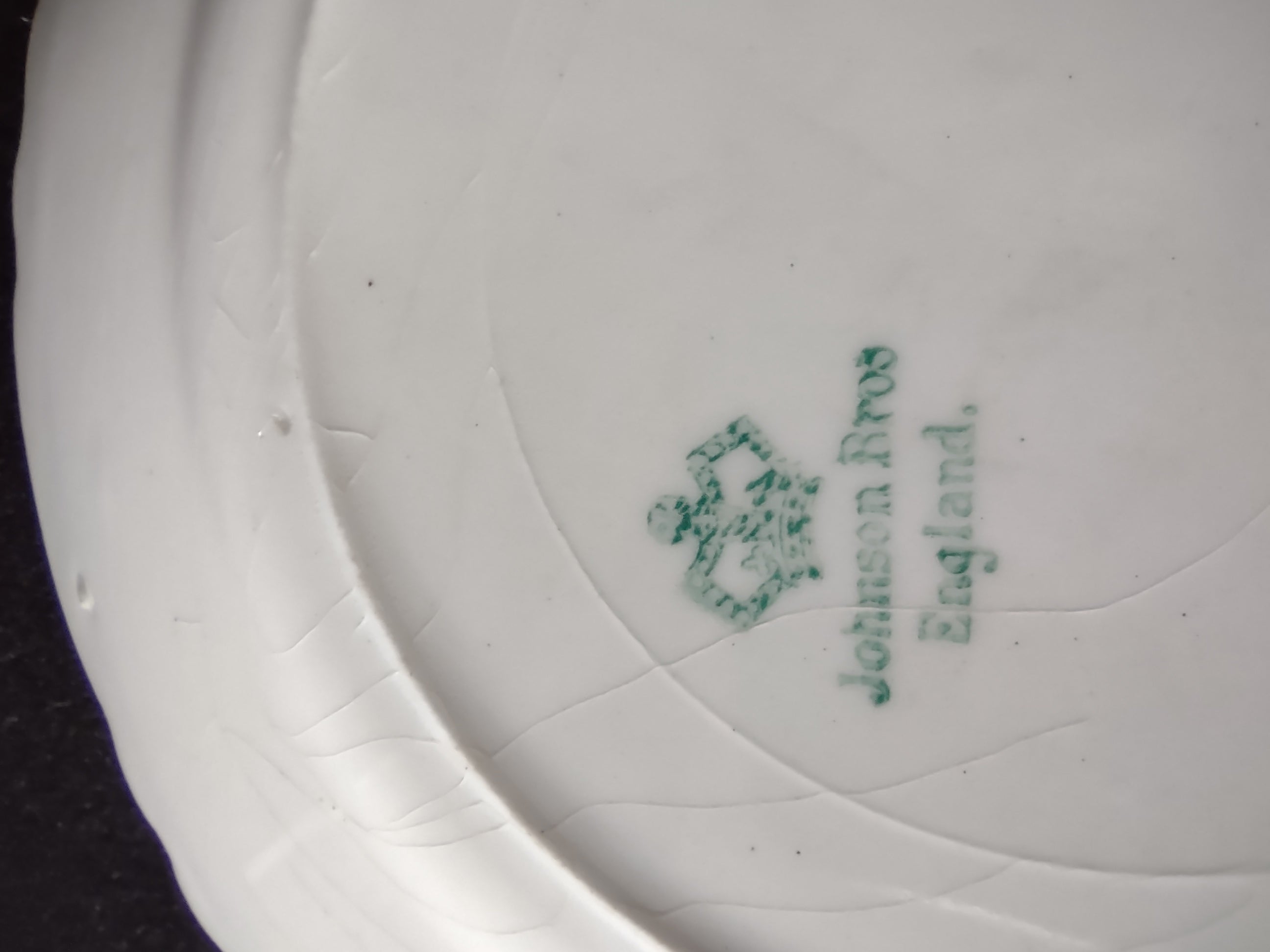 Vintage Johnson Brothers Dessert Plate Gold Trim x 3 Heavy CRAZING (Lot 5644)