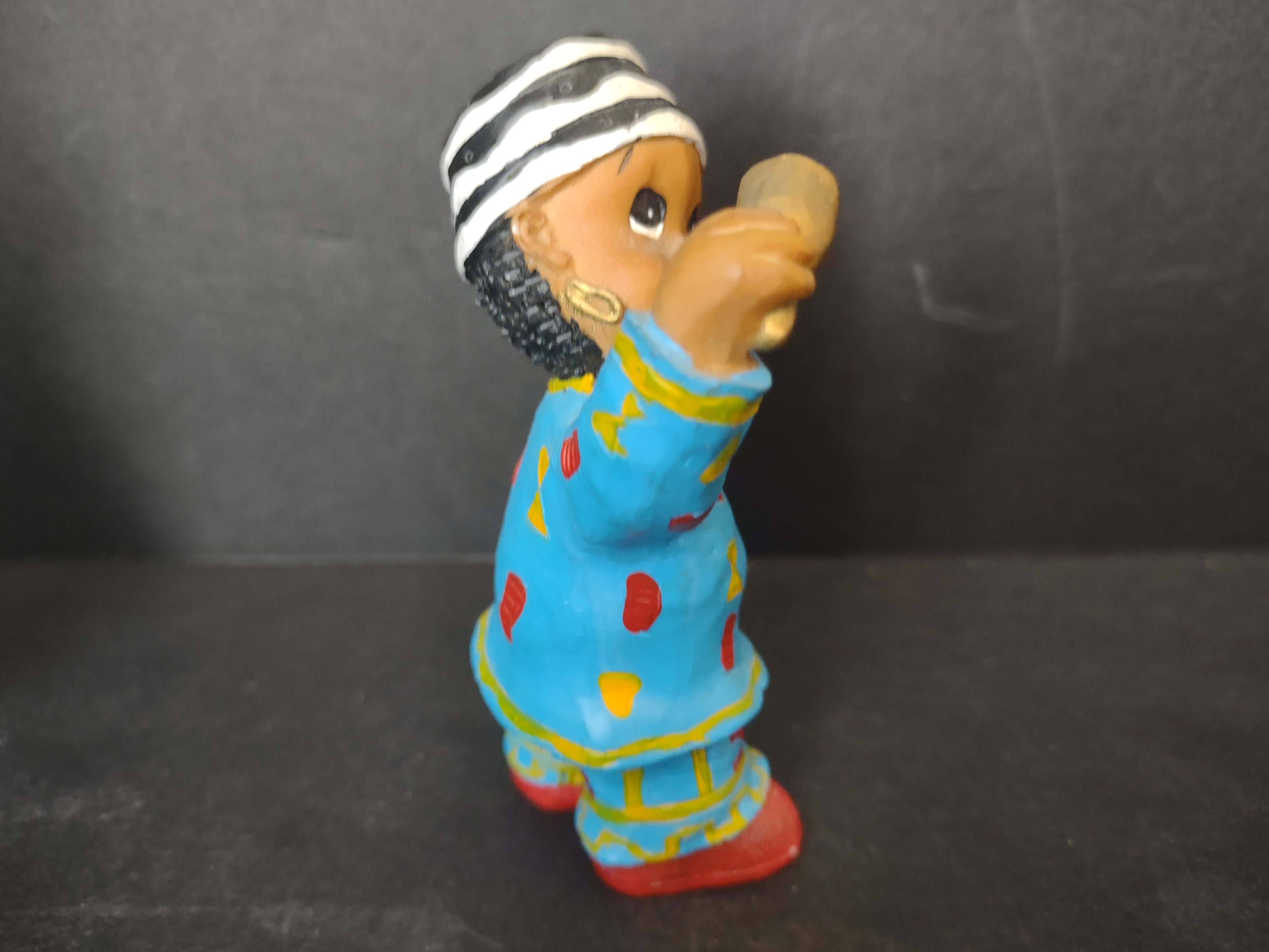 Vintage Black African Small Figurine Musical 3-1/2" (lot 3086)