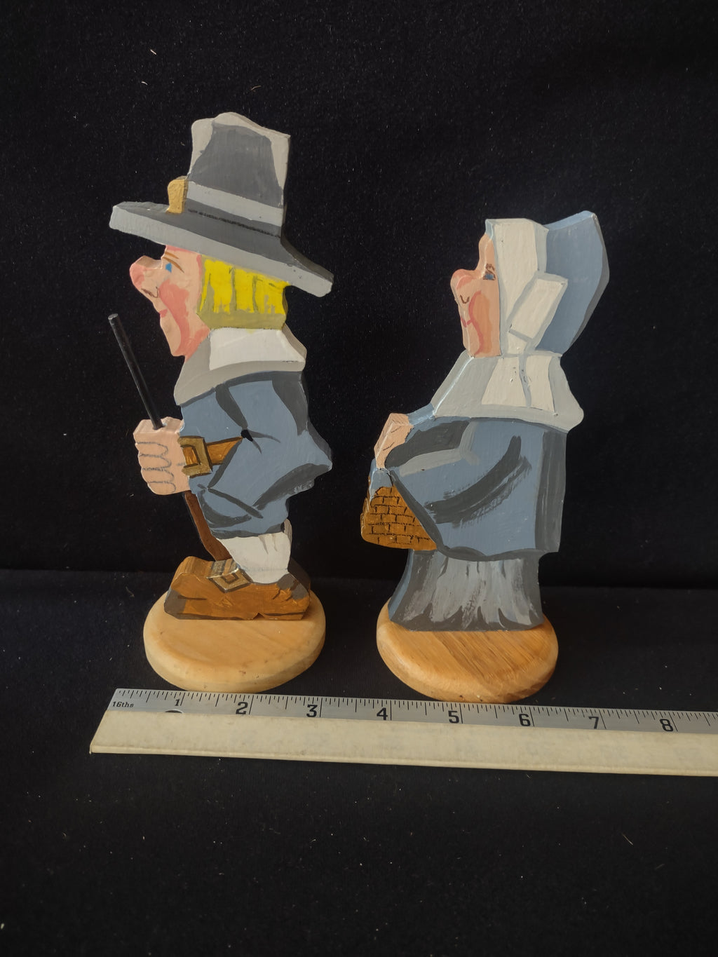 Thanksgiving /Fall Vintage Handmade Wooden Pilgrims (Lot 3439)