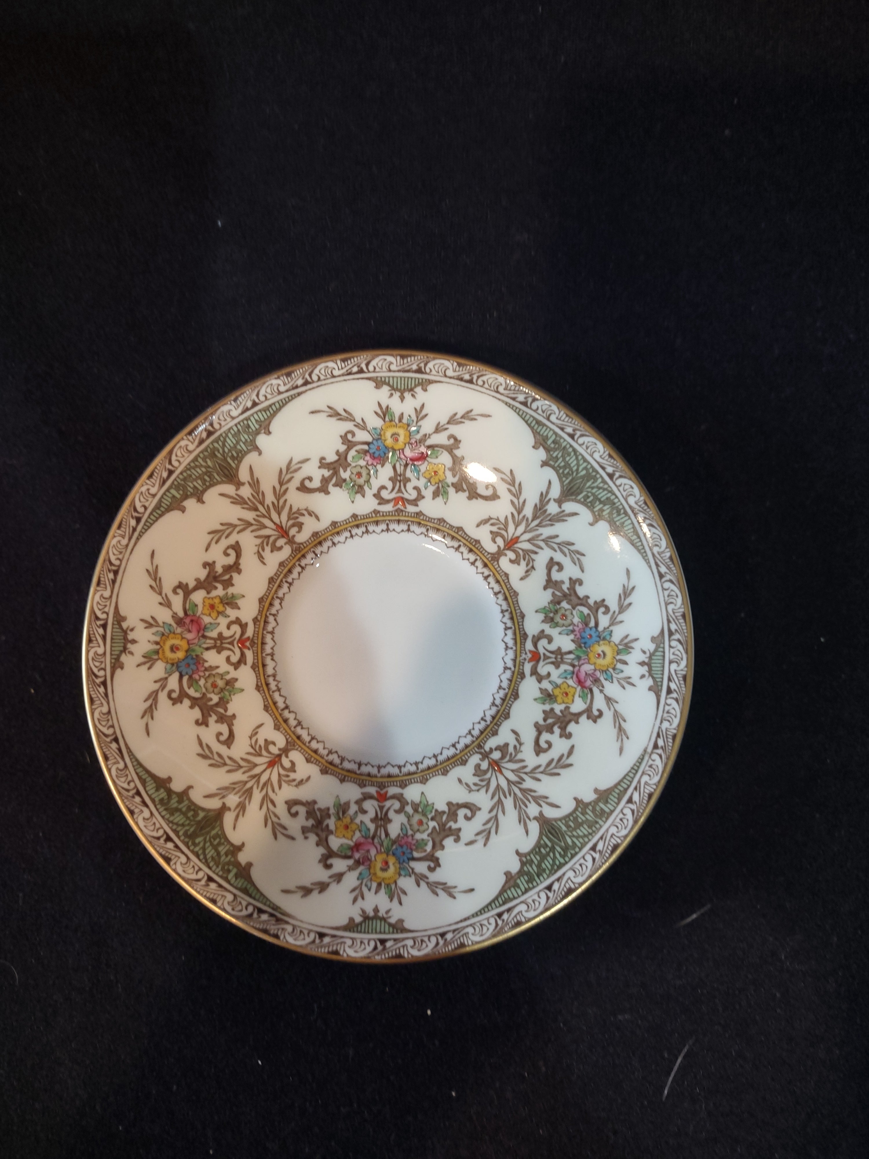 Vintage Minton Chatham Green Saucer Bone China Floral Scroll (Lot 5496)
