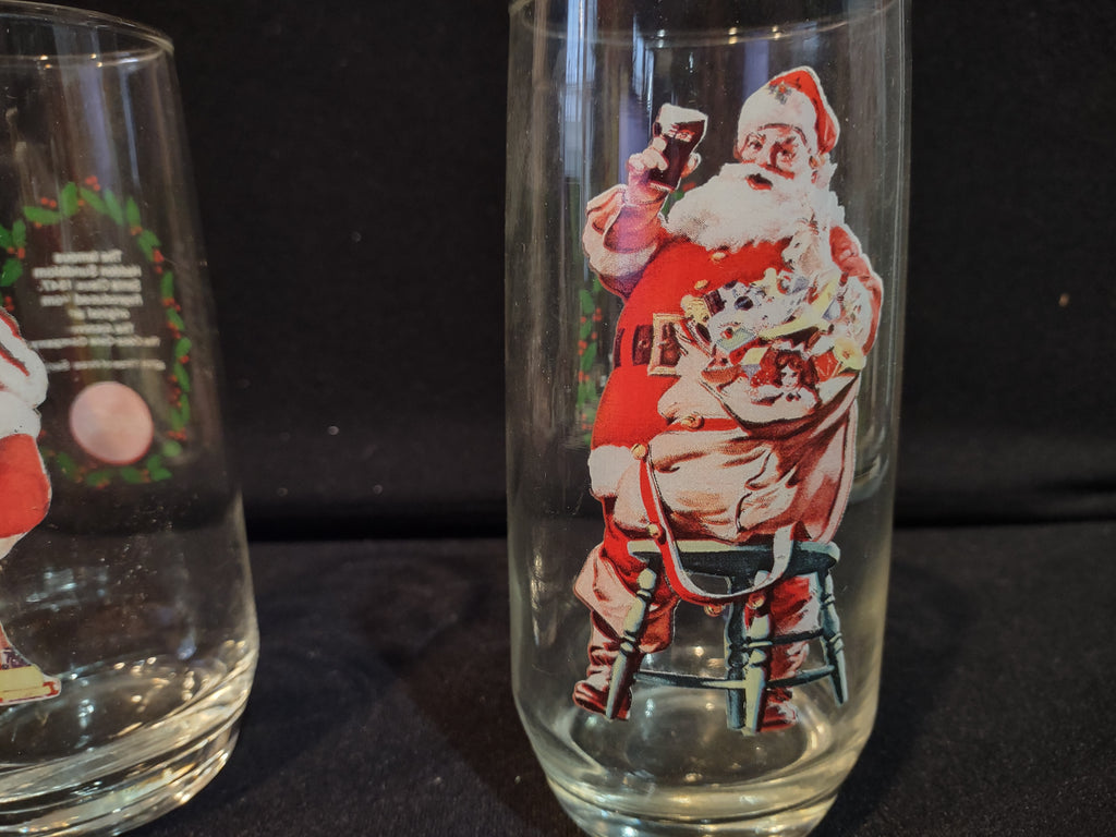 Vintage Coca-Cola Christmas Santa 1947 1948 Drinking Glass x 2 (lot 5415)
