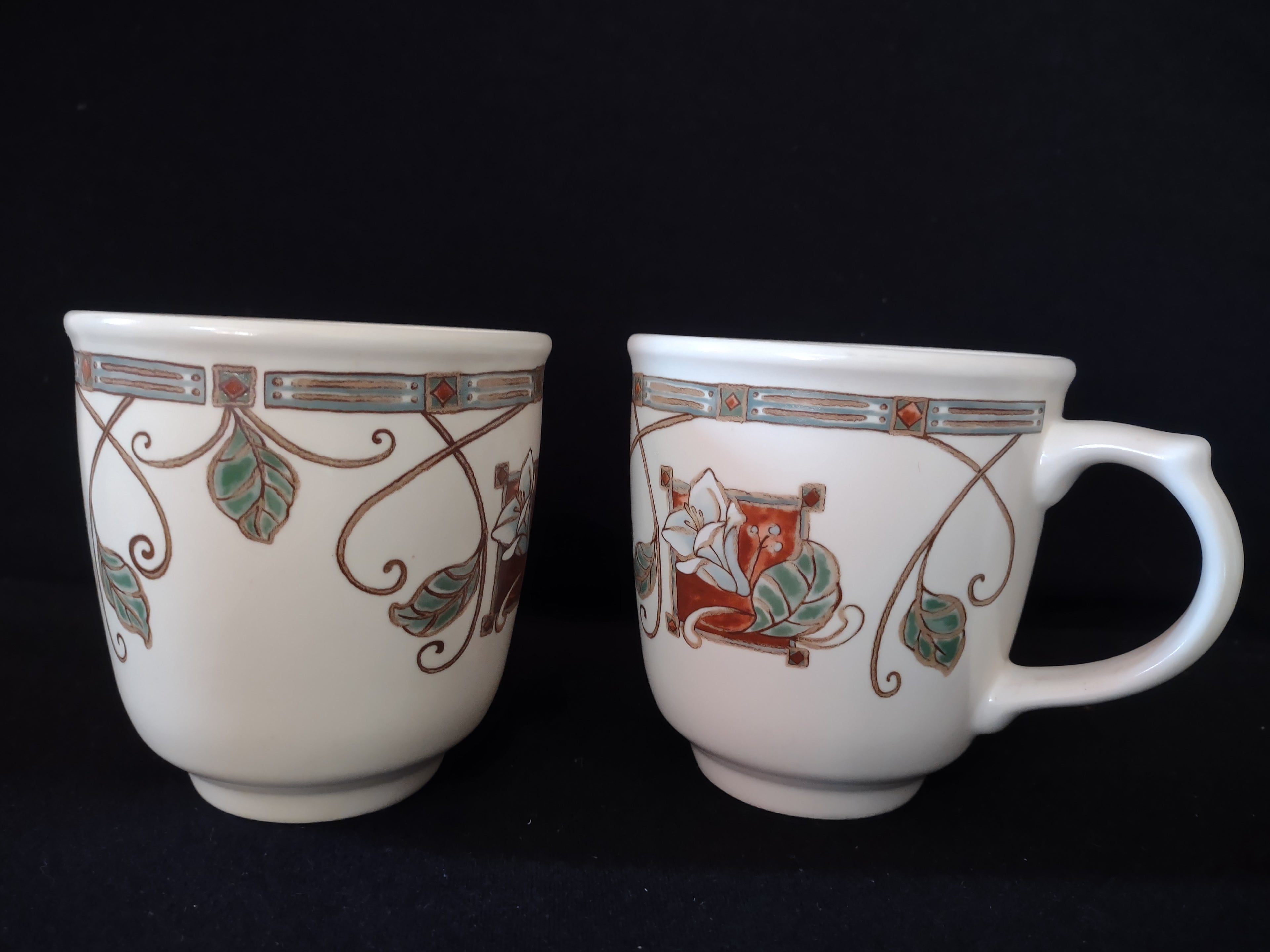 Vintage Pfaltzgraff USA Coffee Mug Mission Flower Set of 2 (lot 5267)