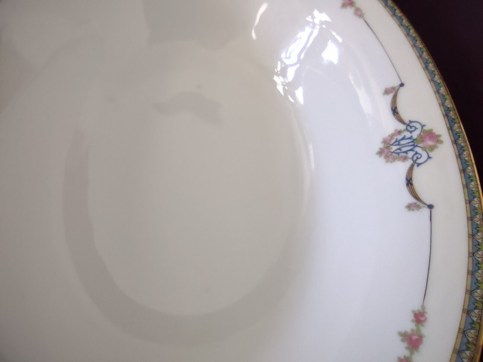 Noritake Laureate Oval Vegetable Serving Dish Gold Trim (lot 303)