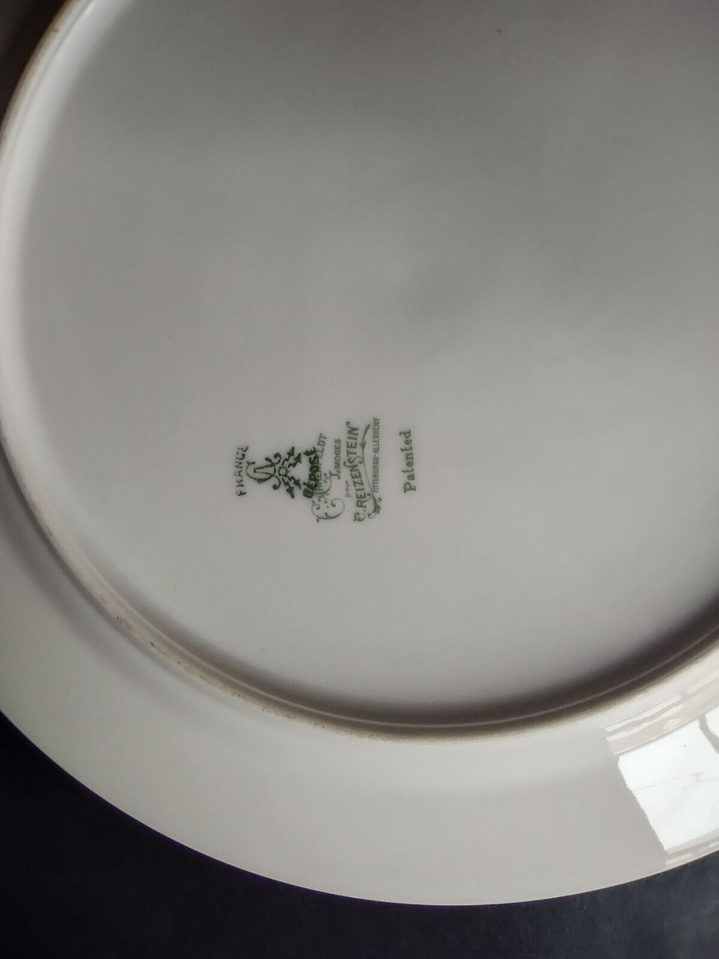 Depose Limoges Gold Trim Fruit Design Dinner Plate (lot 638)