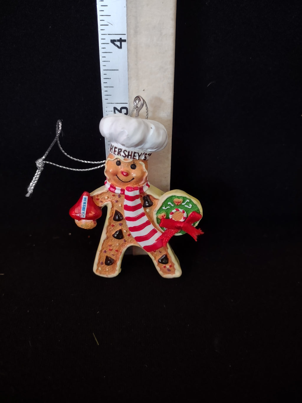 Vintage Hersheys Christmas Cookie Ornament Wreath Chocolate Kiss (Lot 4801)