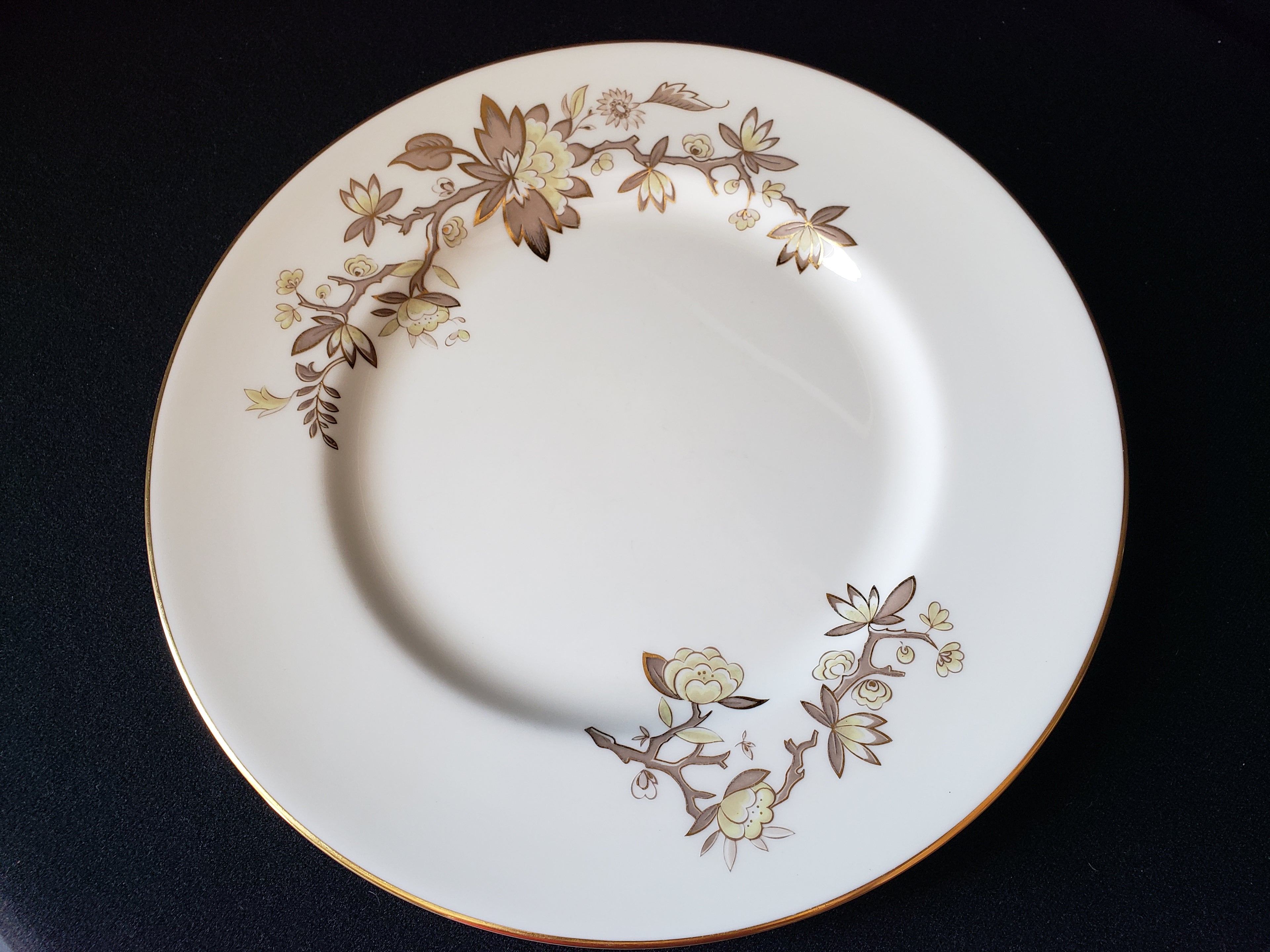 Vintage Royal Worcester Reverie Dinner Plate 10-1/2" (lot 2135)