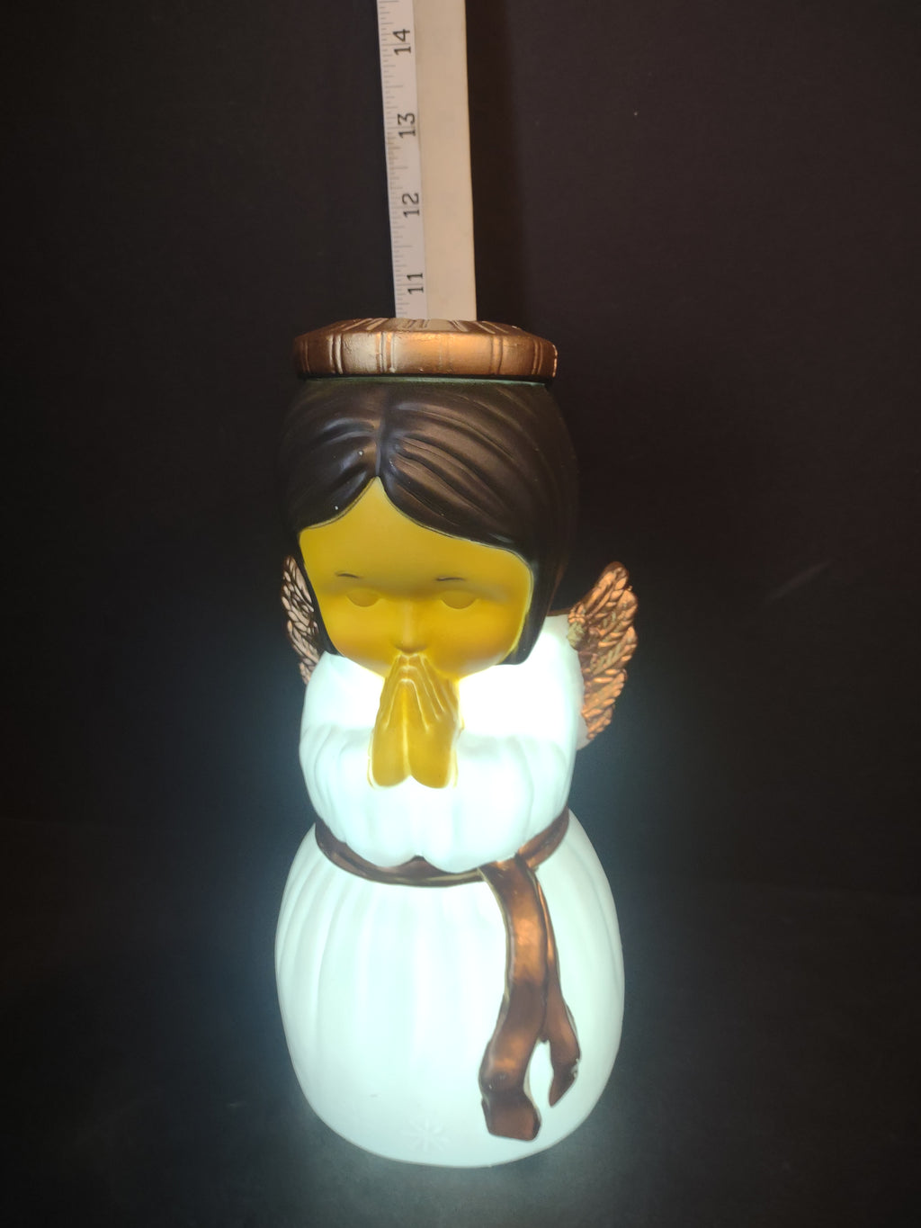 Light Up Angel Plastic (lot 1407)