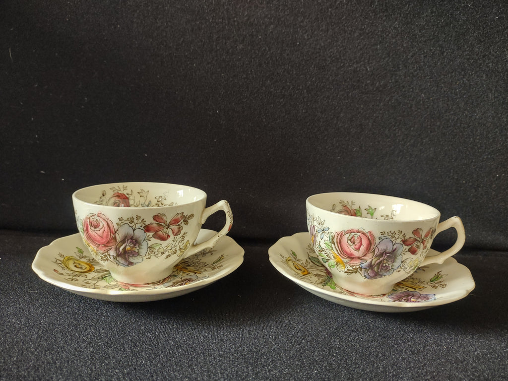 Vintage Johnson Bros Sheraton Ironstone England Teacup Saucer x 2 (lot 5619)