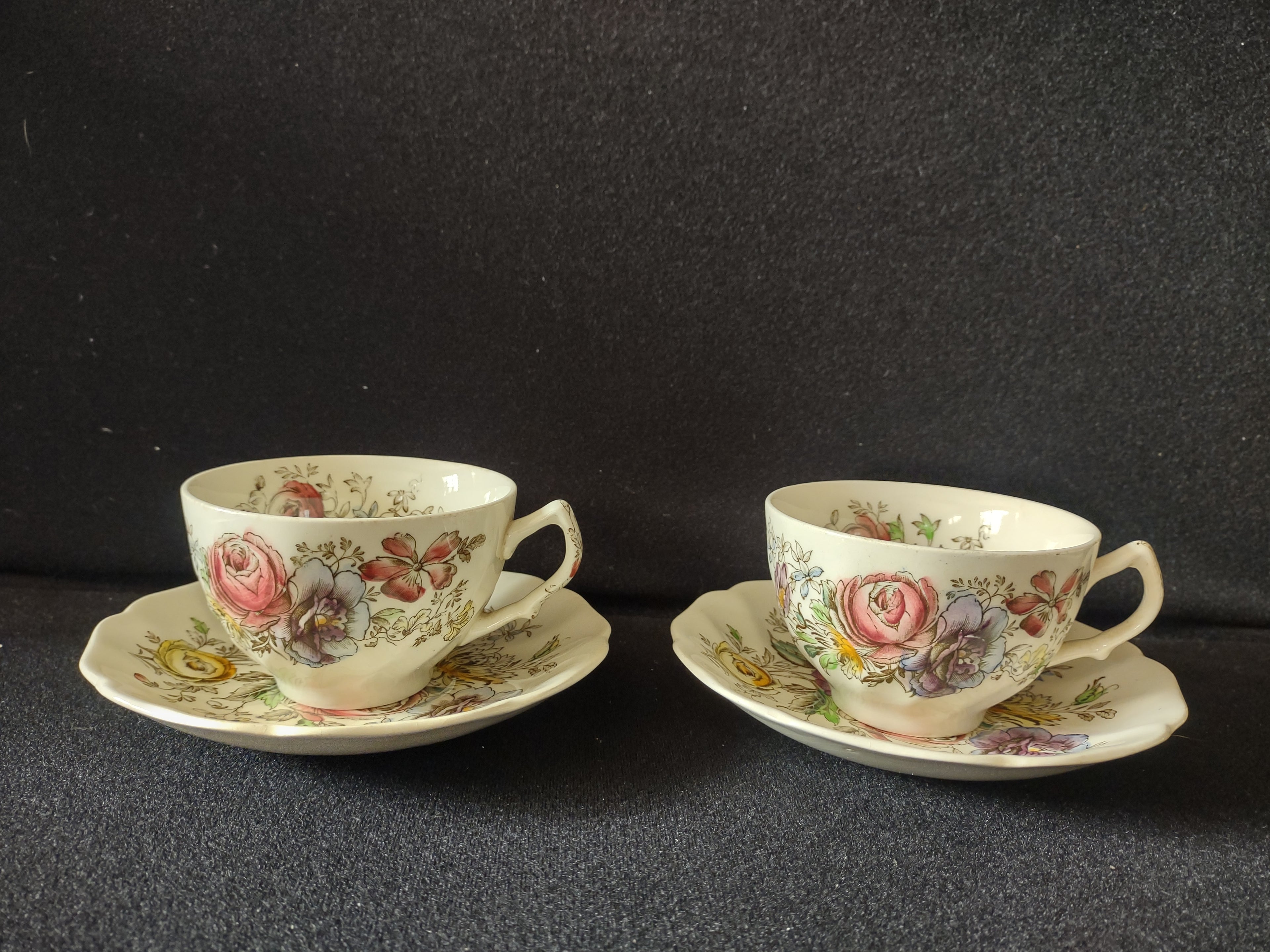 Vintage Johnson Bros Sheraton Ironstone England Teacup Saucer x 2 (lot 5619)