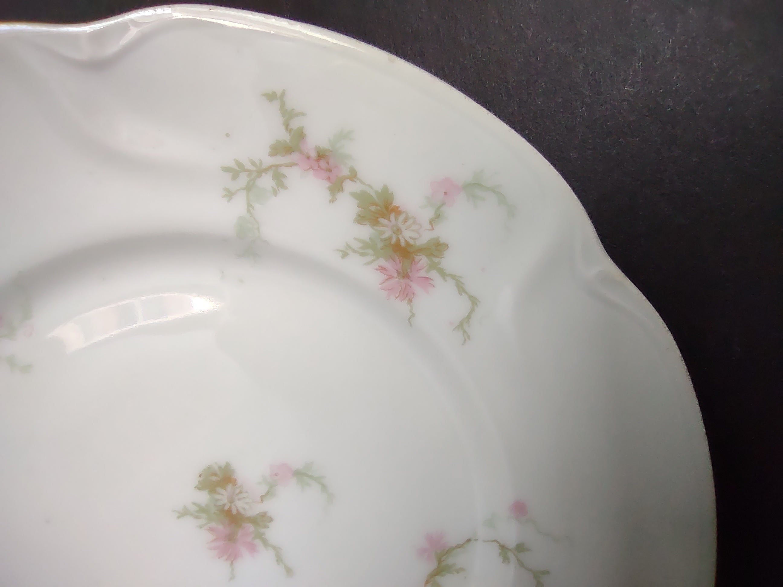 Haviland Limoges Salad/Dessert Plate Pink Thistle & Daisy (lot 882)