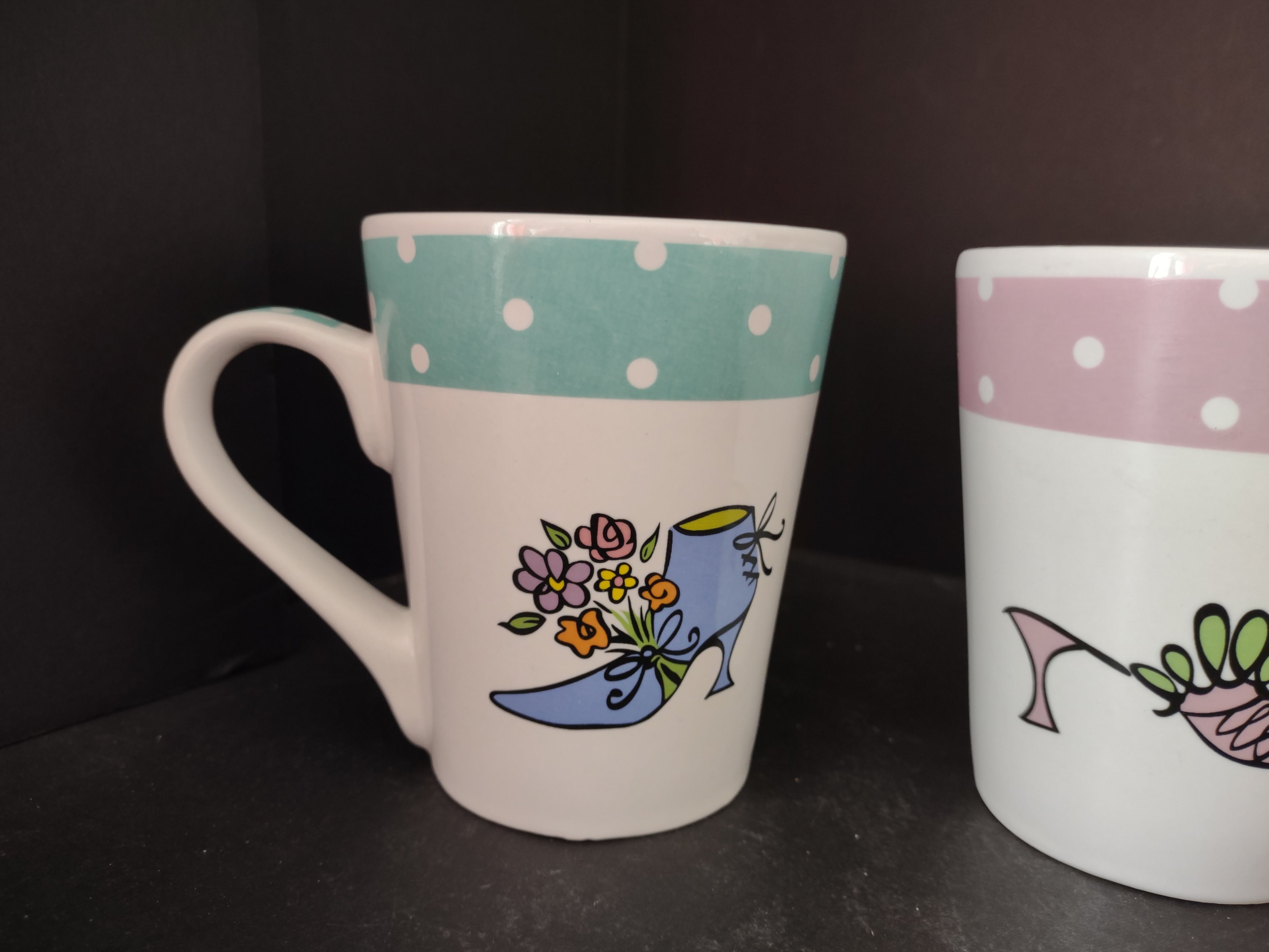 Set of 4 Latte Mugs with Shoe Design Polka Dot (lot 5259)