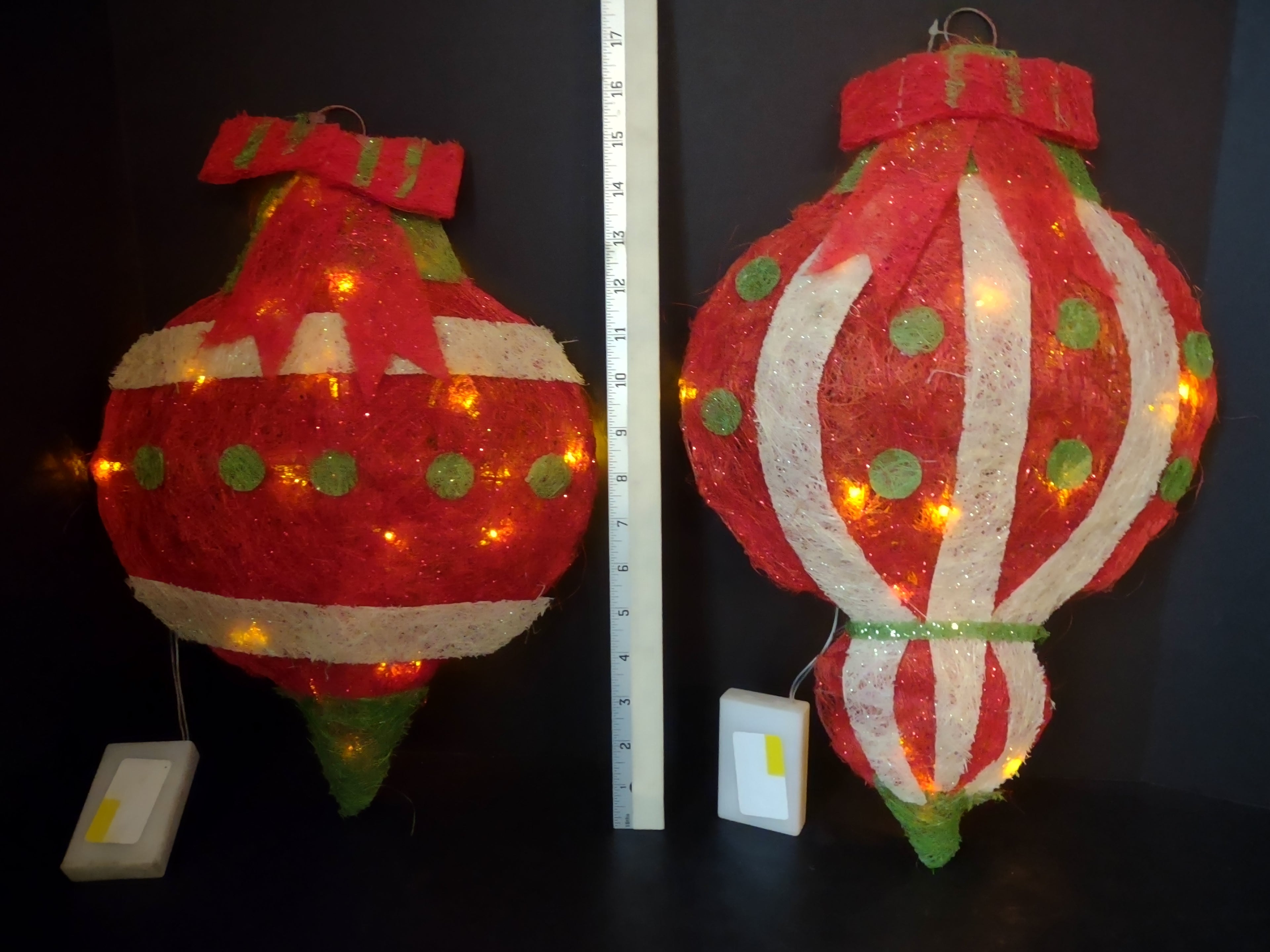 Christmas Light Up Battery Operated Blinking Ornament Wall Decor 16" (lot 1385)