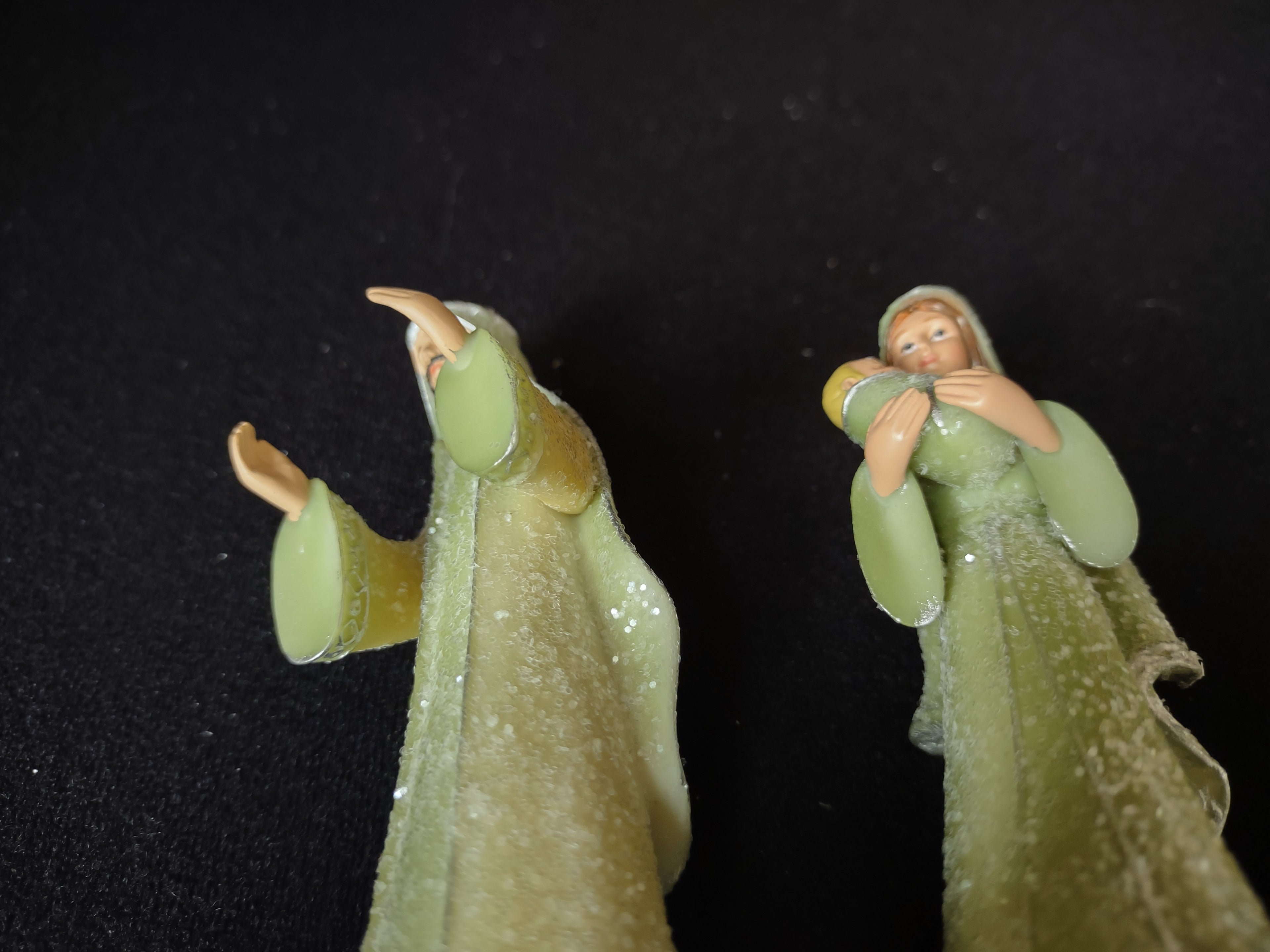 Christmas Nativity Hawthorne Village Joseph Mary Baby Jesus Figurine (lot 2287)
