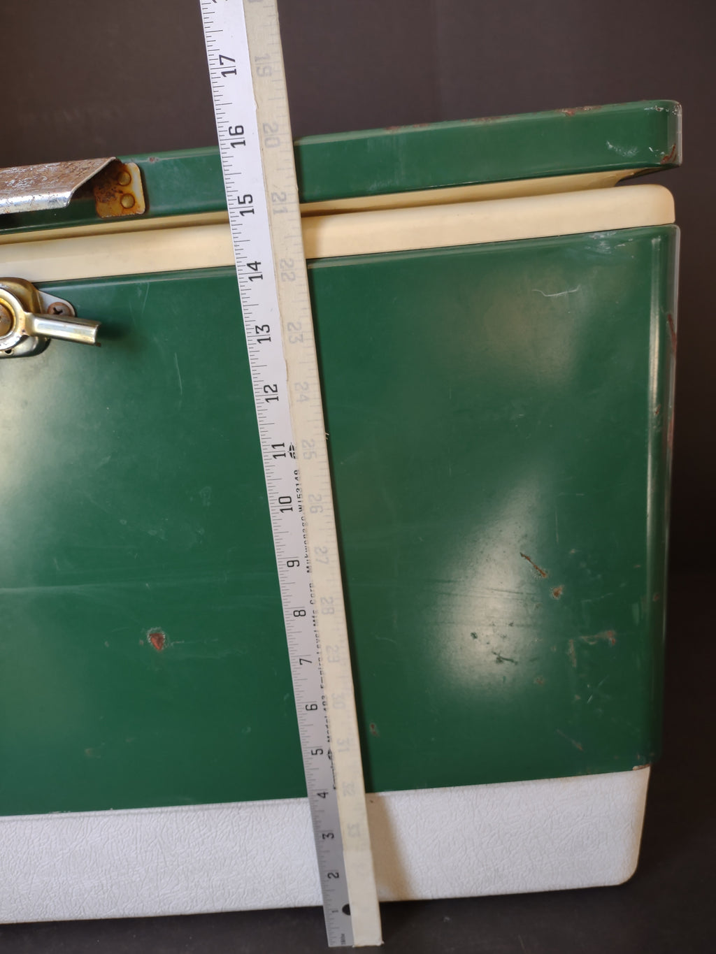 Vintage Coleman Cooler Green Metal 1970s Some RUST (lot 5028)