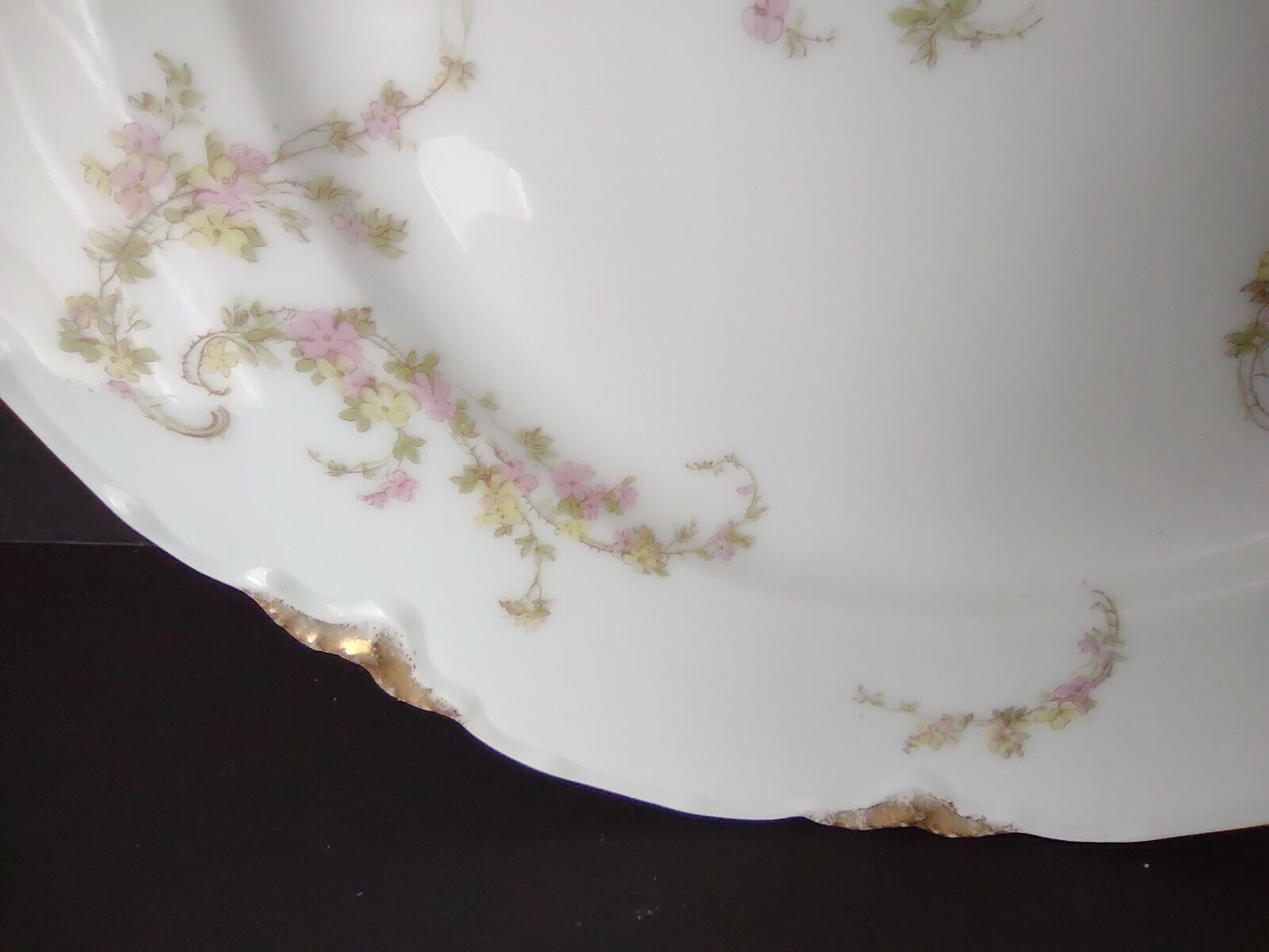 Haviland Limoges Roses Gold Trim Luncheon Salad Plate 8-1/2" (lot 359)